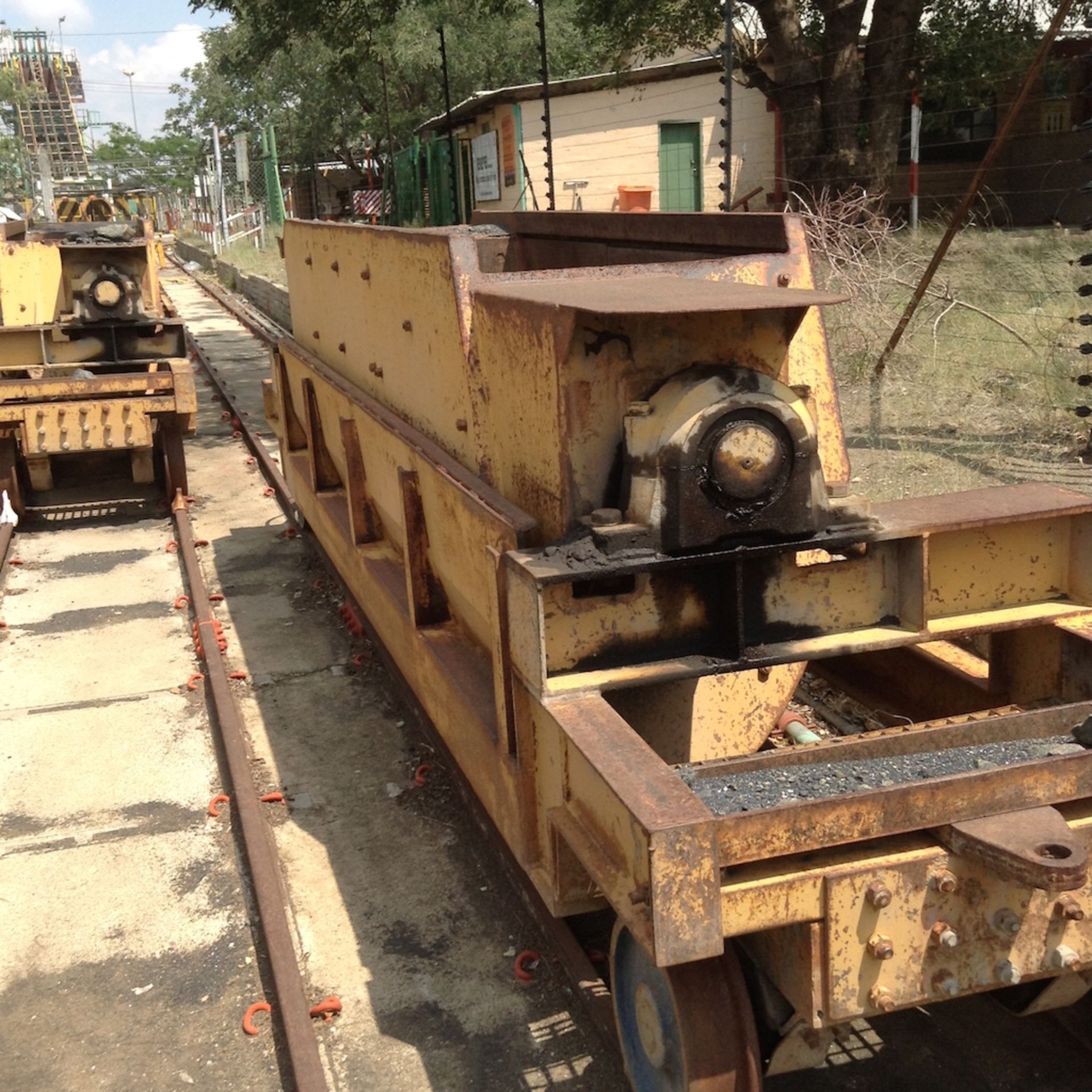 8 x 3.8 ton hoppers - Image 4 of 17