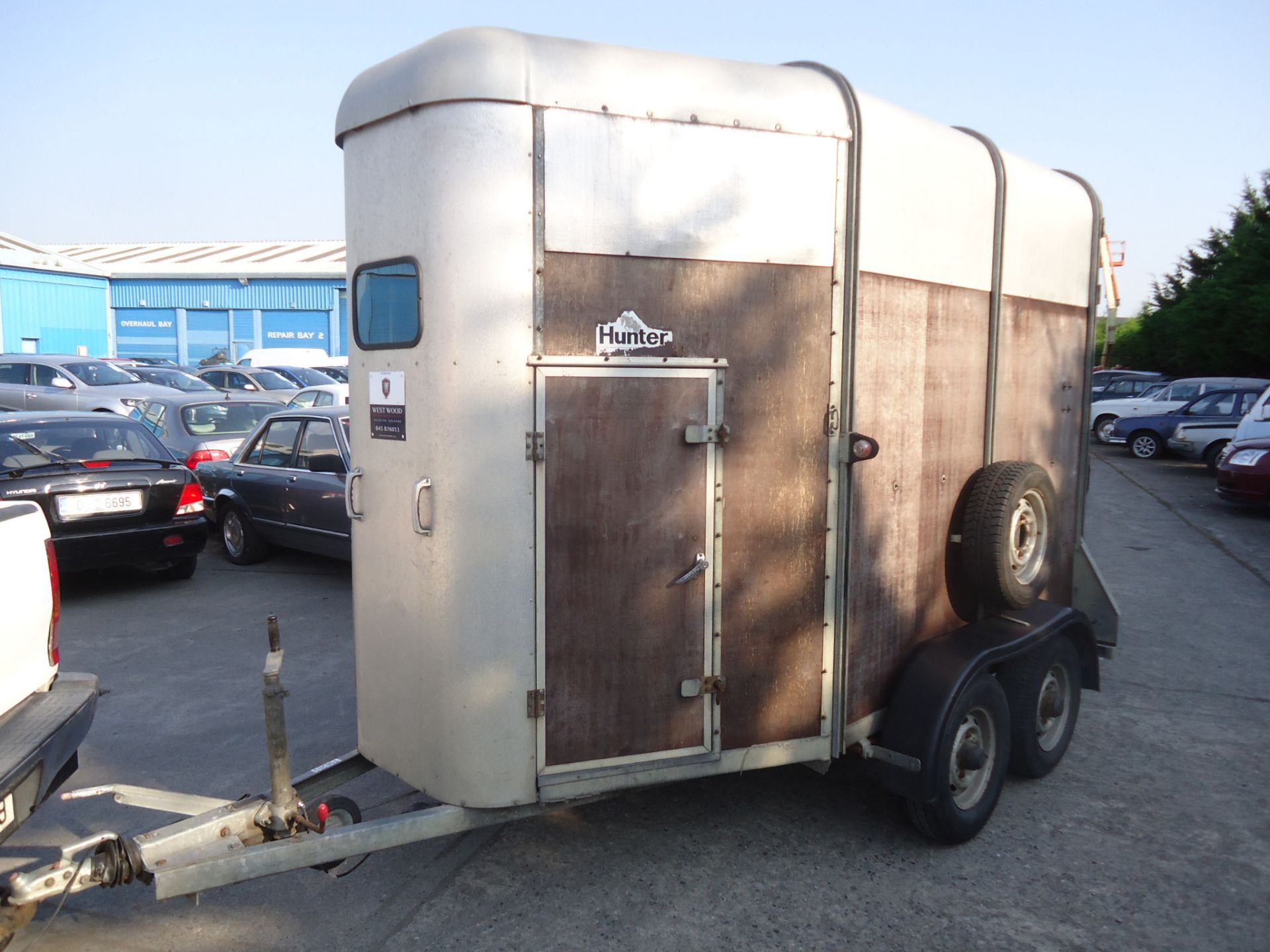 Ifor Williams Twin Axle Hunter Deluxe Double Horse Box