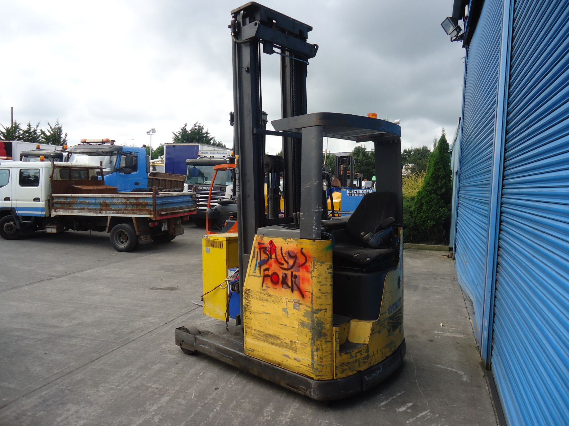 Atlet UNS 2 Stage 1.6T Electric Reach Forklift - Image 3 of 12