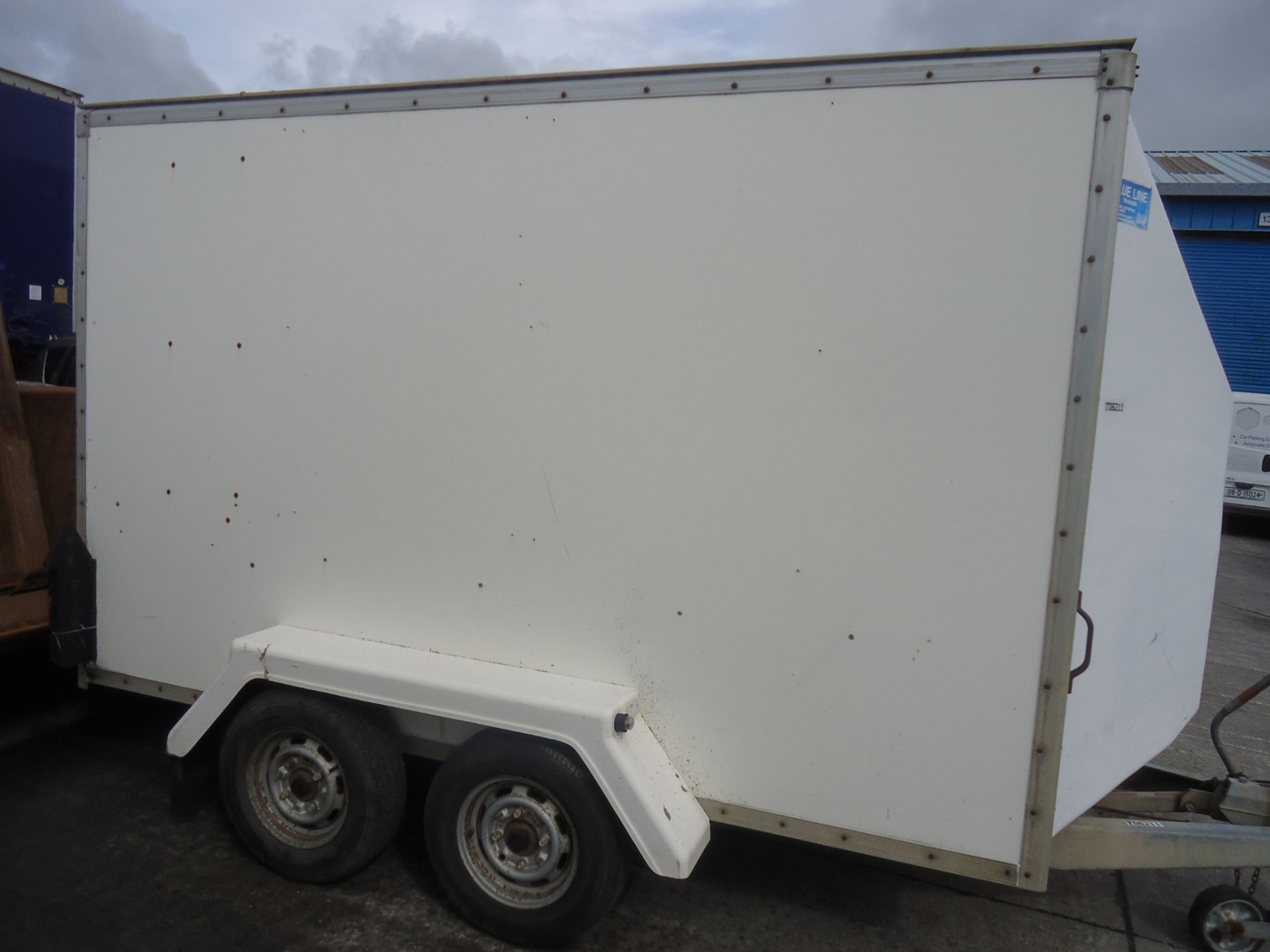 Twin Axle Box Trailer c/w Roller Door - Image 3 of 6