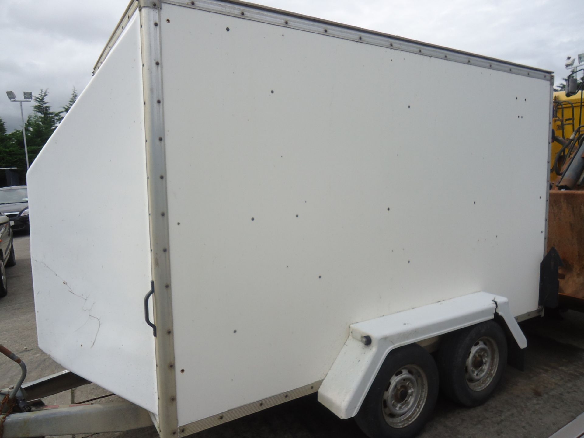 Twin Axle Box Trailer c/w Roller Door - Image 4 of 6