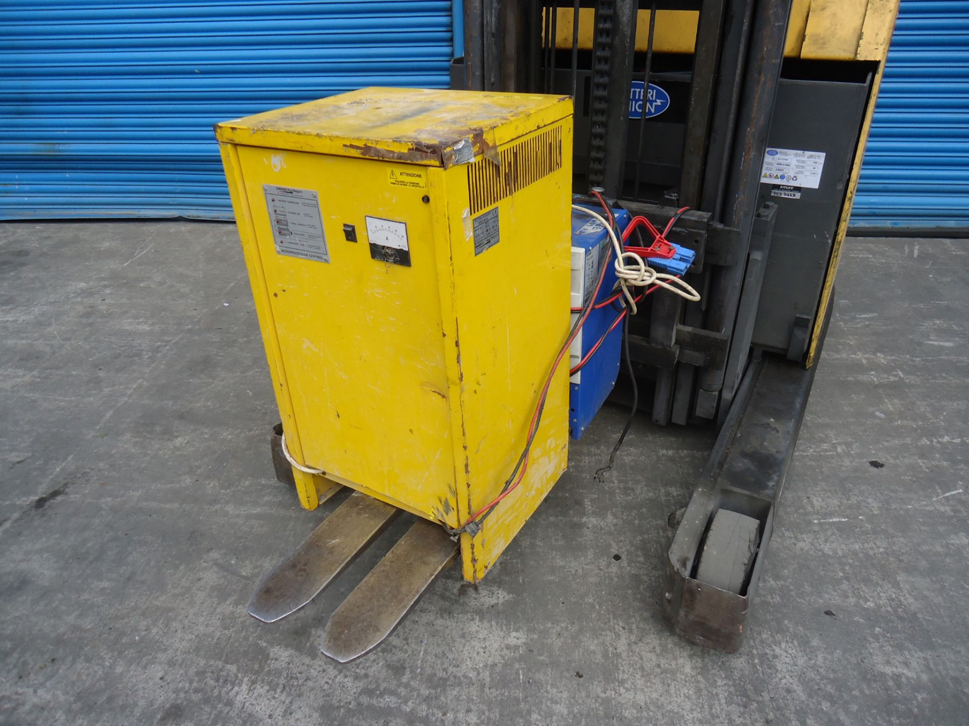 Atlet UNS 2 Stage 1.6T Electric Reach Forklift - Image 6 of 12