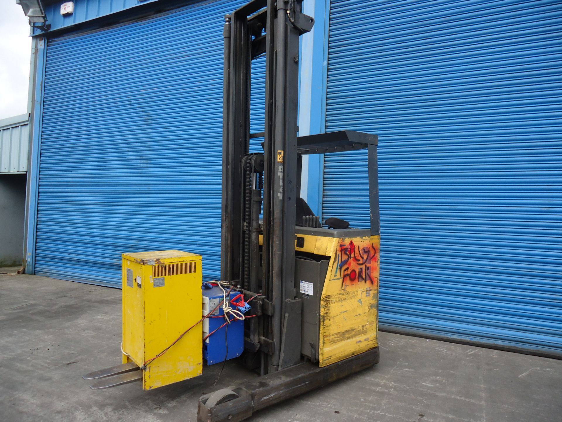 Atlet UNS 2 Stage 1.6T Electric Reach Forklift