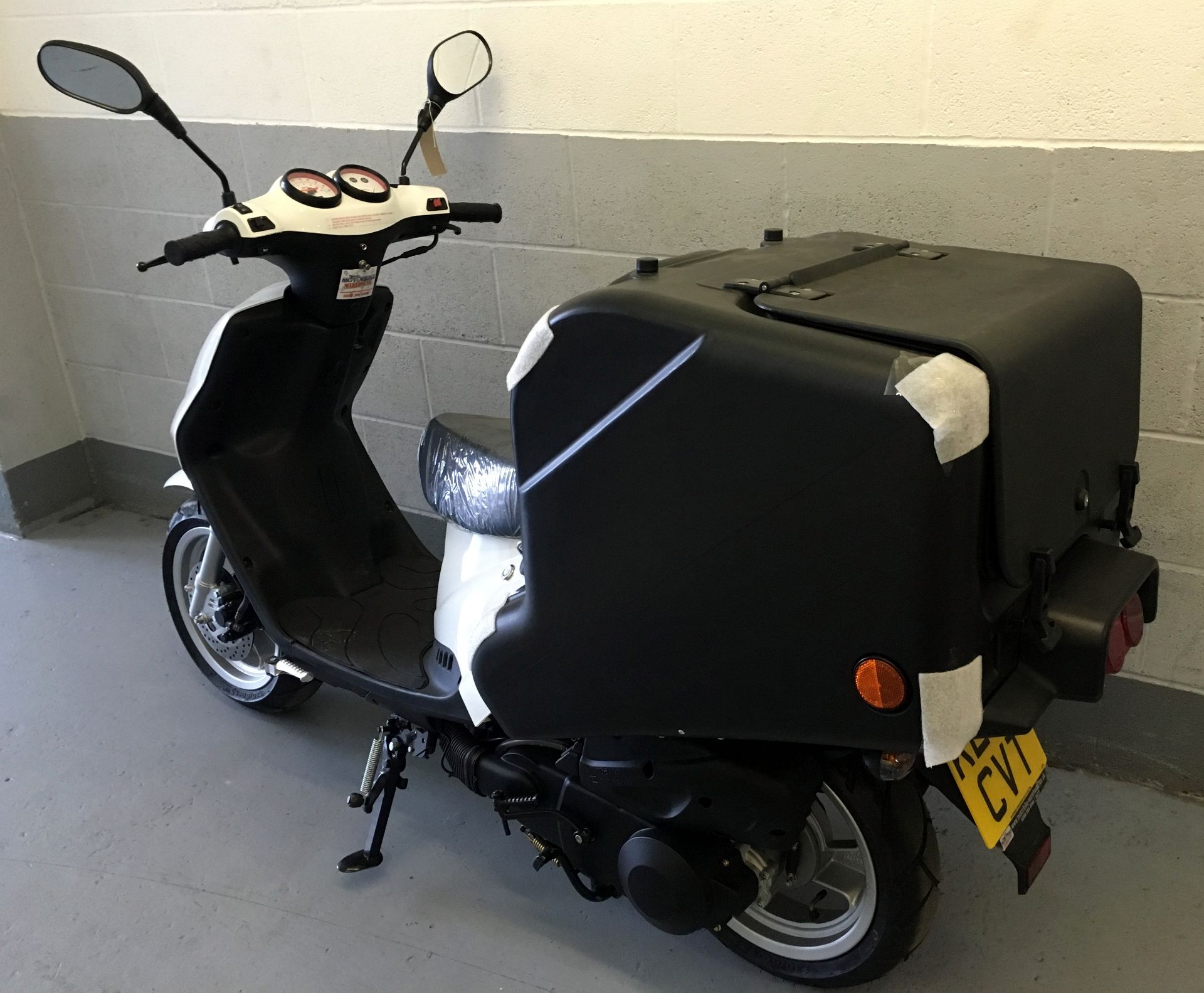 2016 TGB Delivery 125cc Scooter, Registration KE65 CVT, Odometer Reading 9 Miles, First Registered - Image 2 of 6