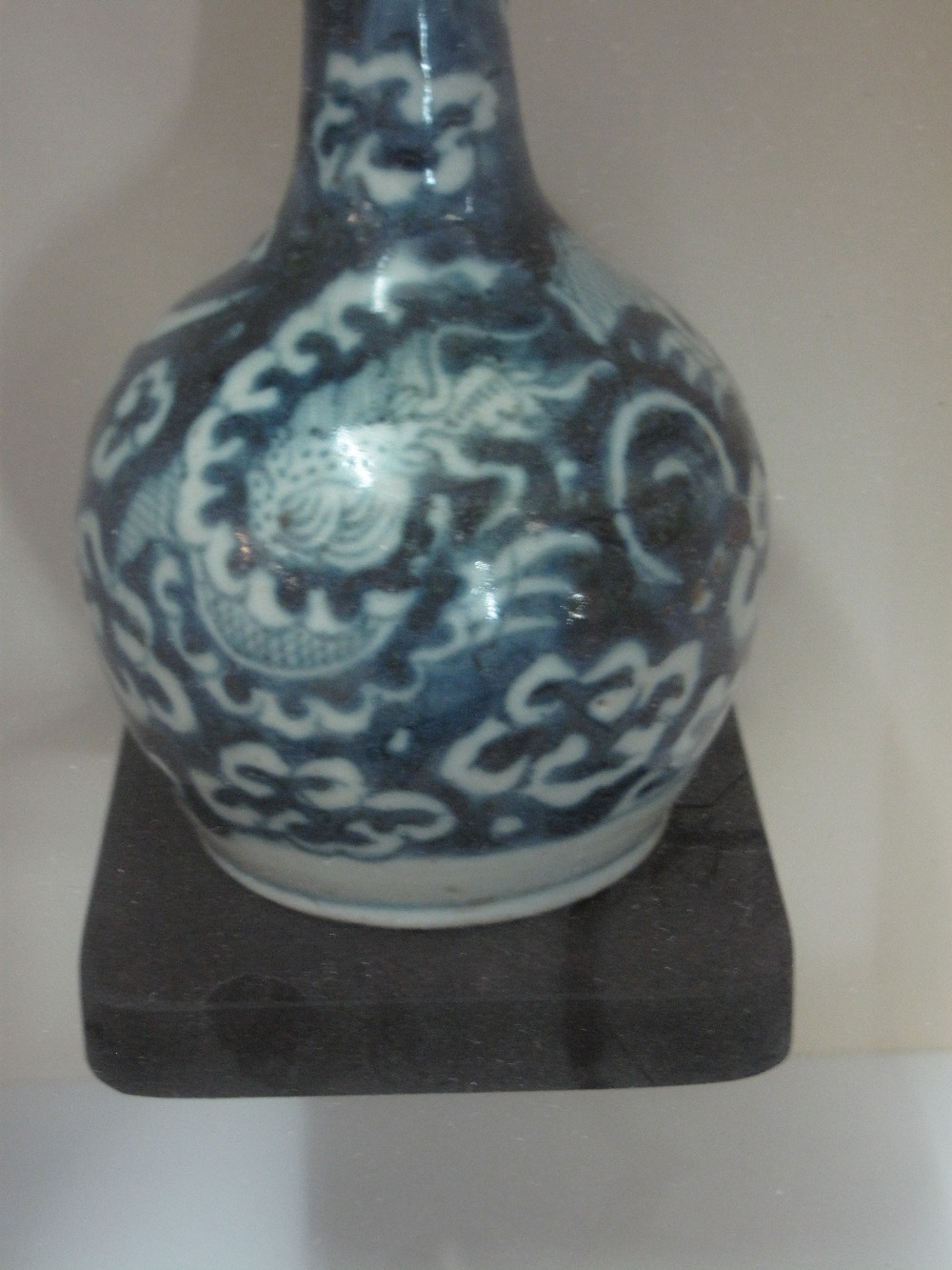 Chinese porcelain small blue and white bottle vase decorated with dragon in clouds, - Image 2 of 4