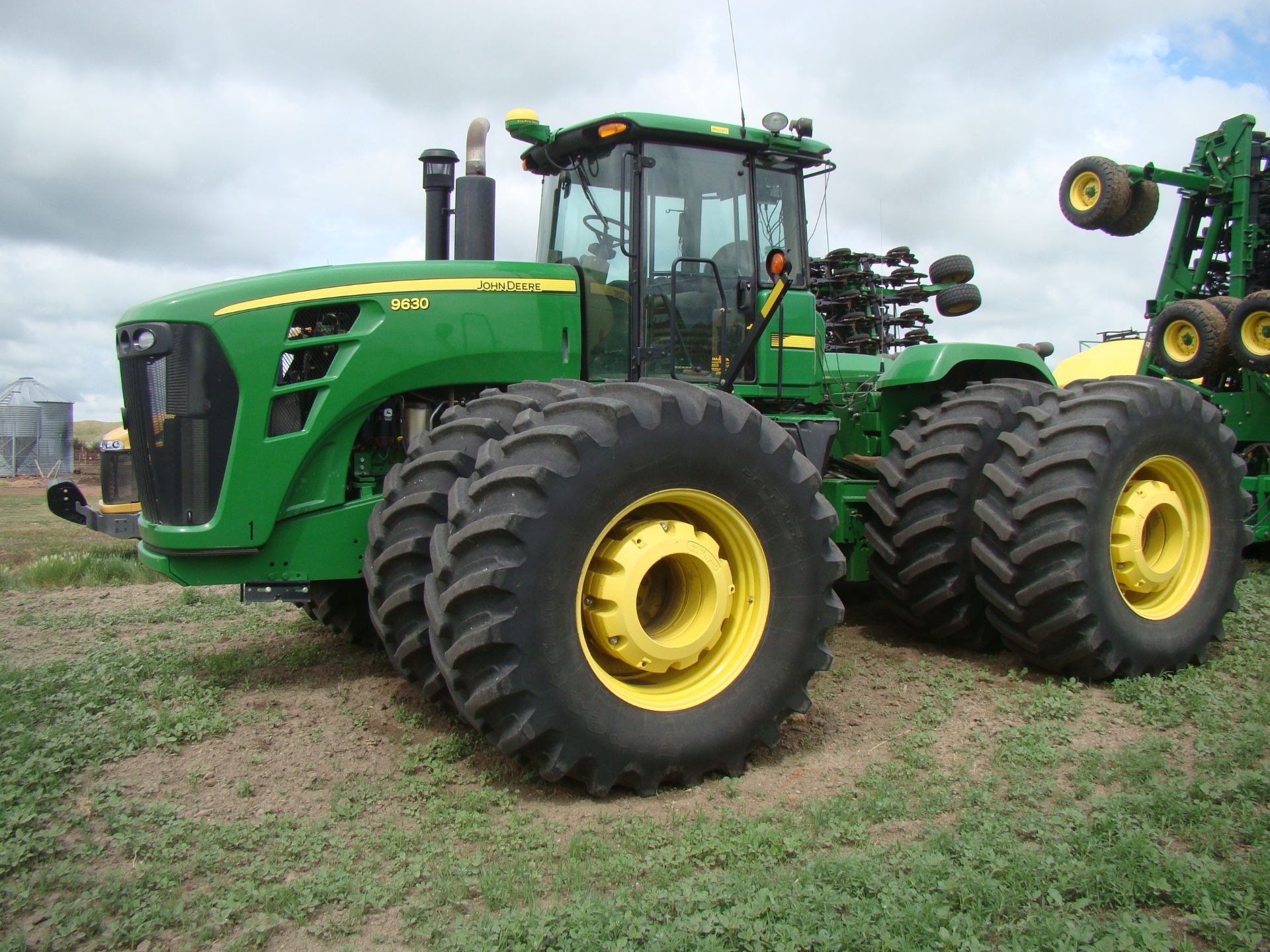 2008 John Deere 9630 FWD Tractor SN: RW9630P002176, 6 Hydraulics, 2875 Hours, Weight package