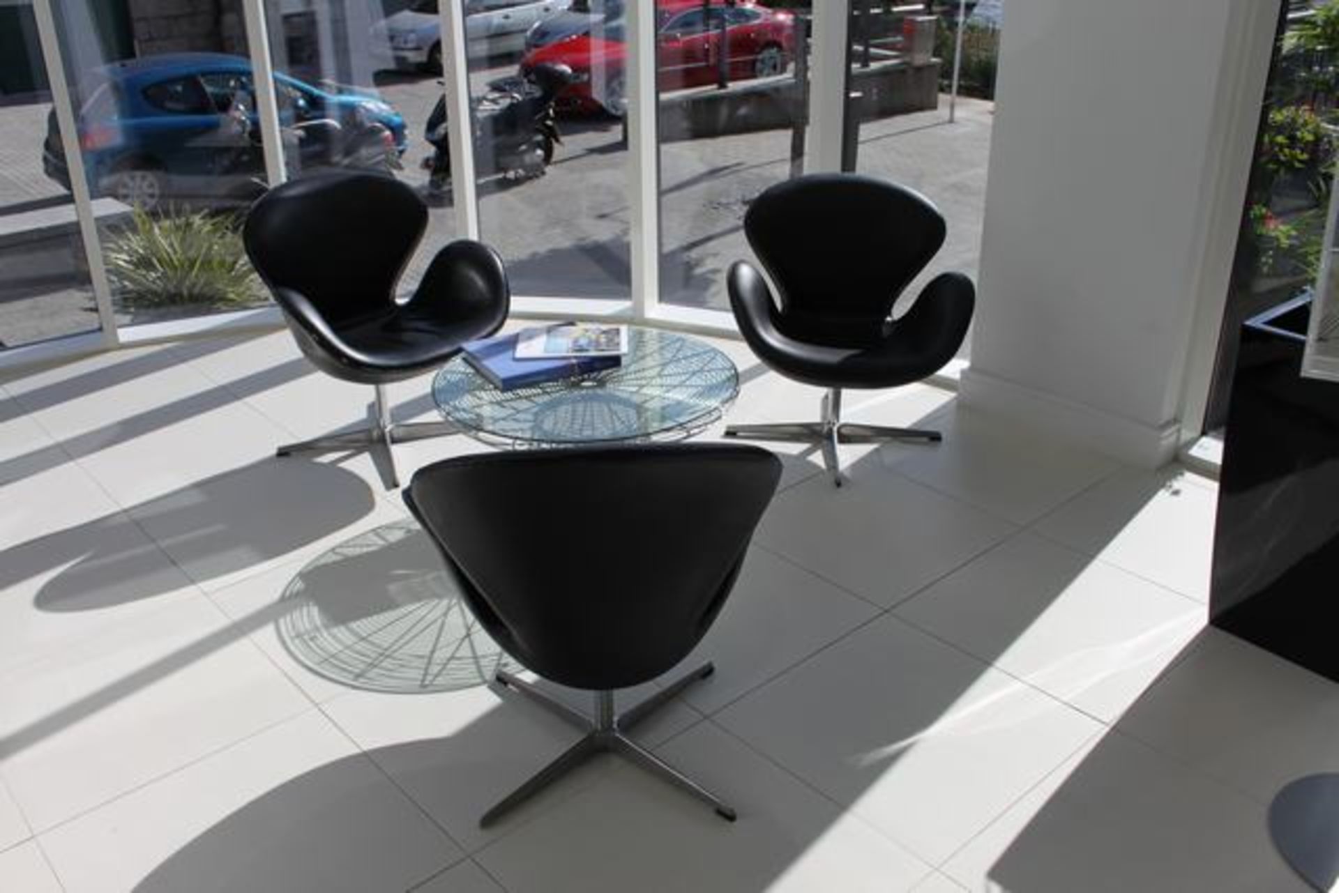 Wire glass top table coffee table steel wire chrome finished hand polished frame 800mm diameter x - Image 2 of 2