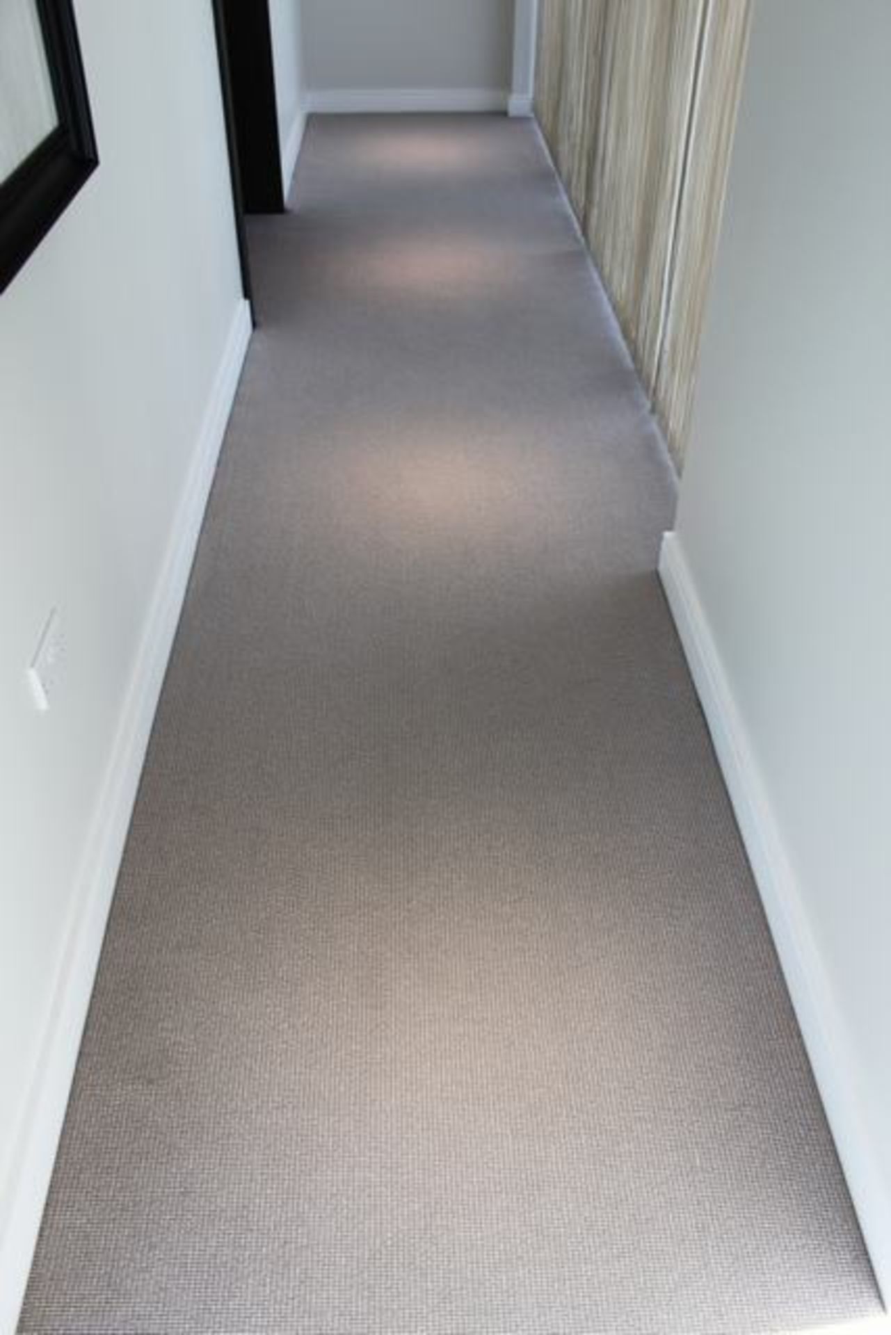 Commercial carpet loop style grey 1150mm x 10m - Image 2 of 2