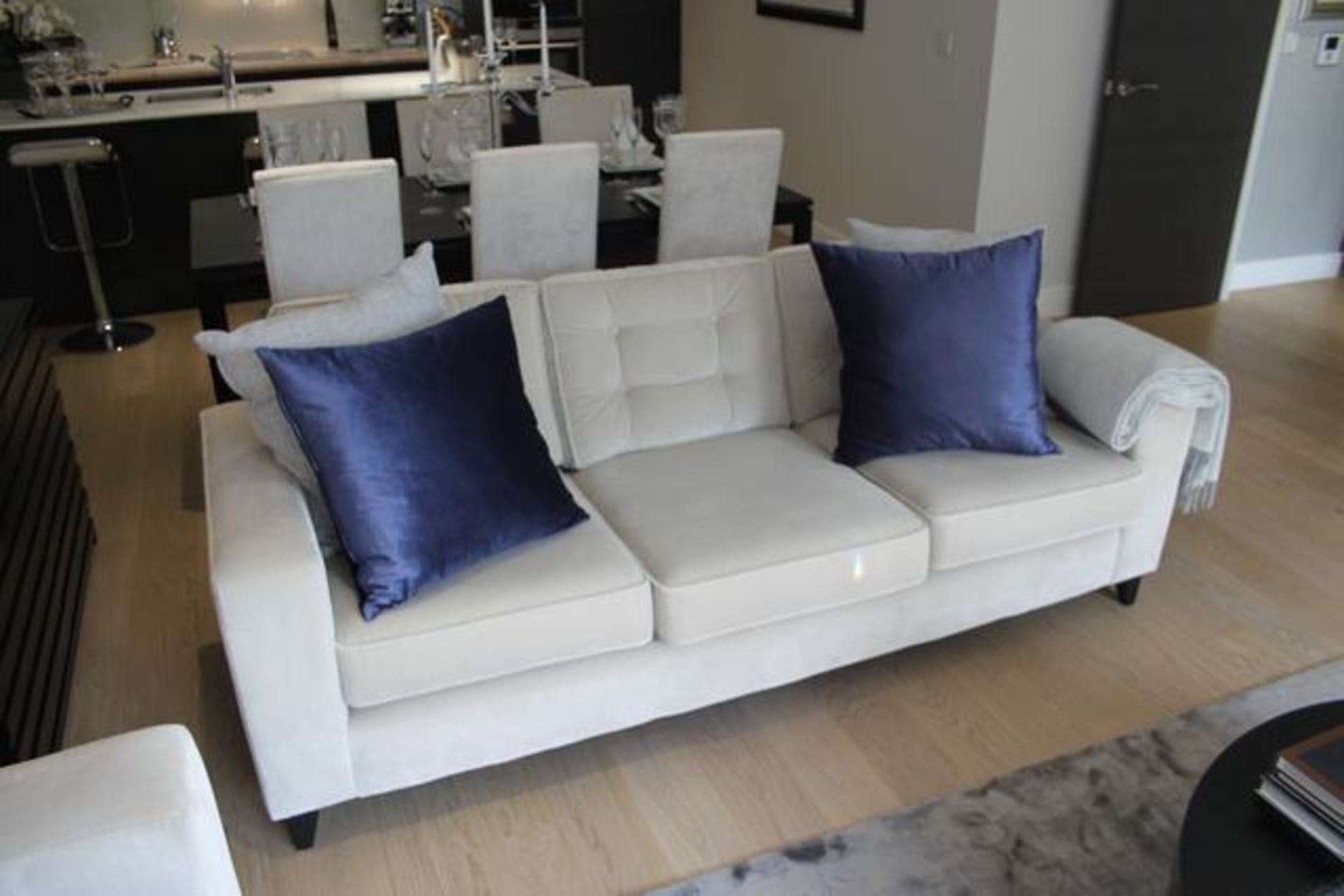 Contemporary upholstered three seater sofa, on solid wood frame with loose tufted back cushion rests - Image 2 of 2