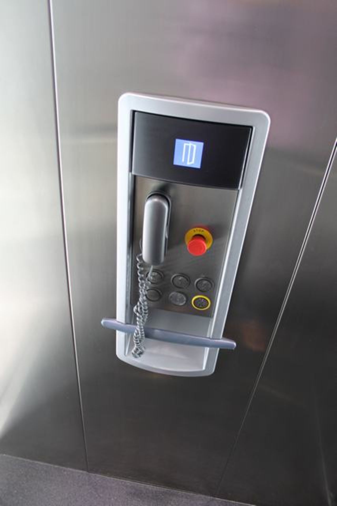 Thyssenkrupp Ceteco 0R04 400kf passenger elevator YOM 2011 (s/n 3002435) - Image 2 of 3