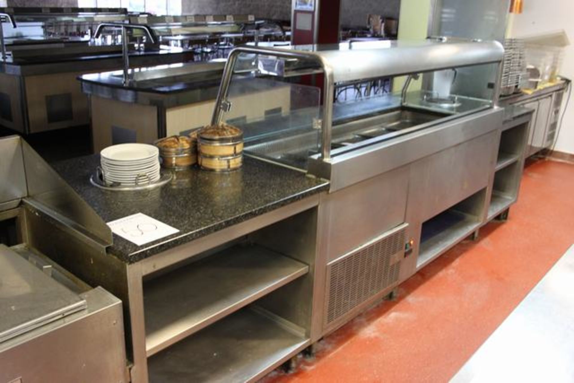 Teppanyaki bar by D&D Engineering blown cold air salad bar servery holds 5 x GN1 pans with sneeze - Image 2 of 4