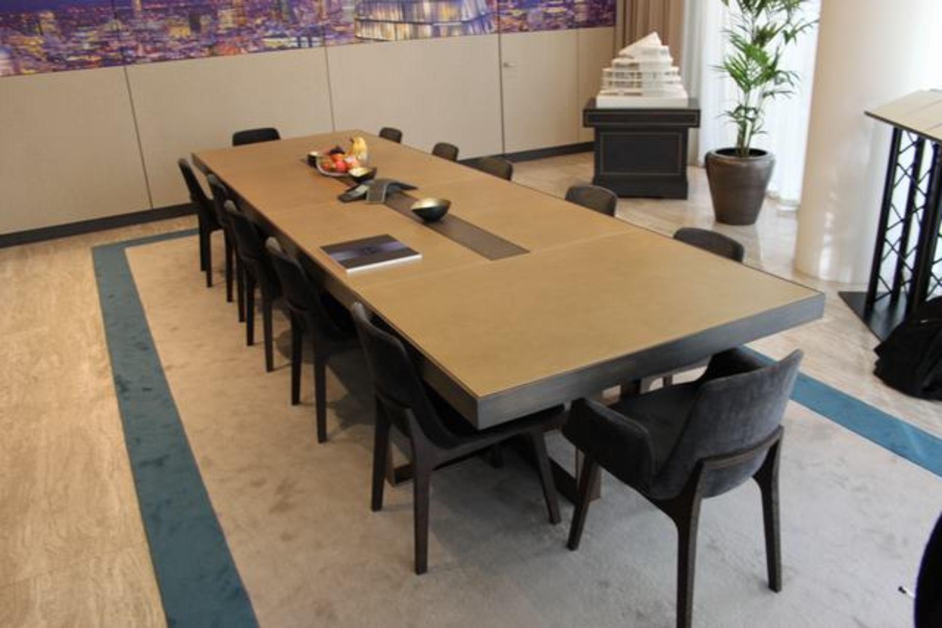 Oak framed board room table with Danish Cream leather top with stiching detail, metal structure with - Image 2 of 5