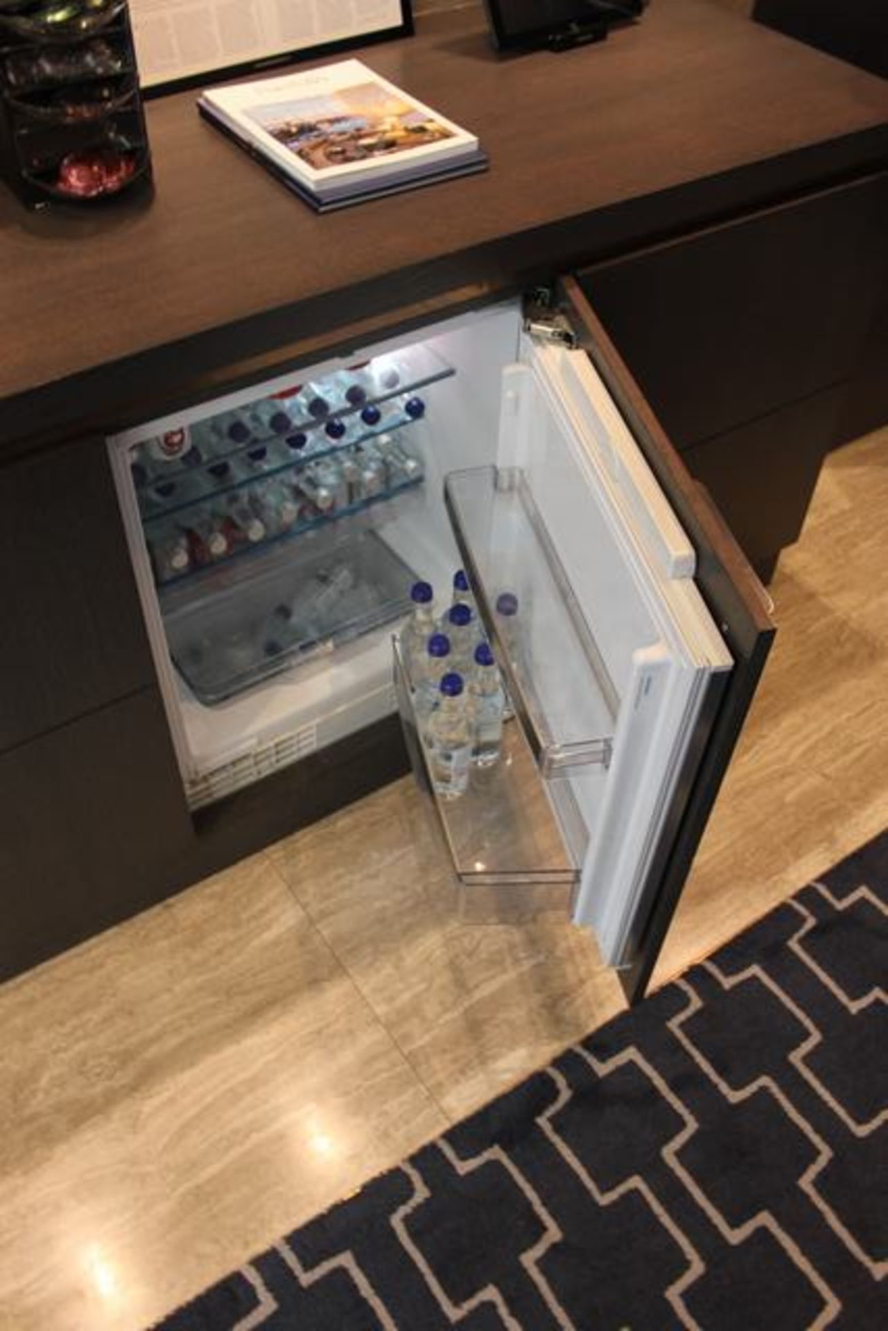 Oak sideboard with cupboard storage under - Image 3 of 3