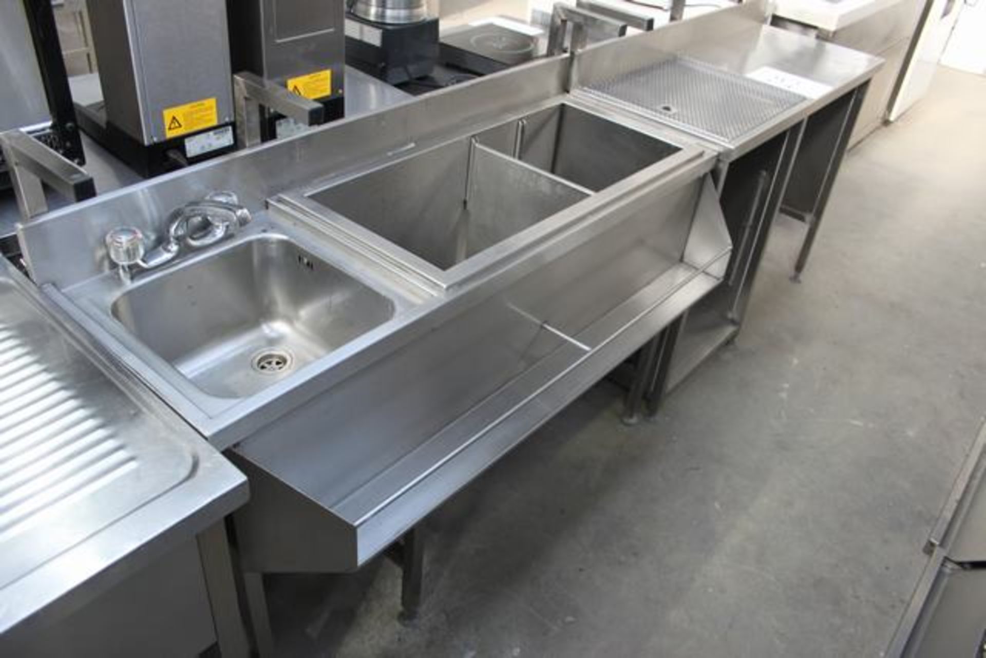 Stainless steel back bar system frame with sink and ice dump 2520mm x 470mm