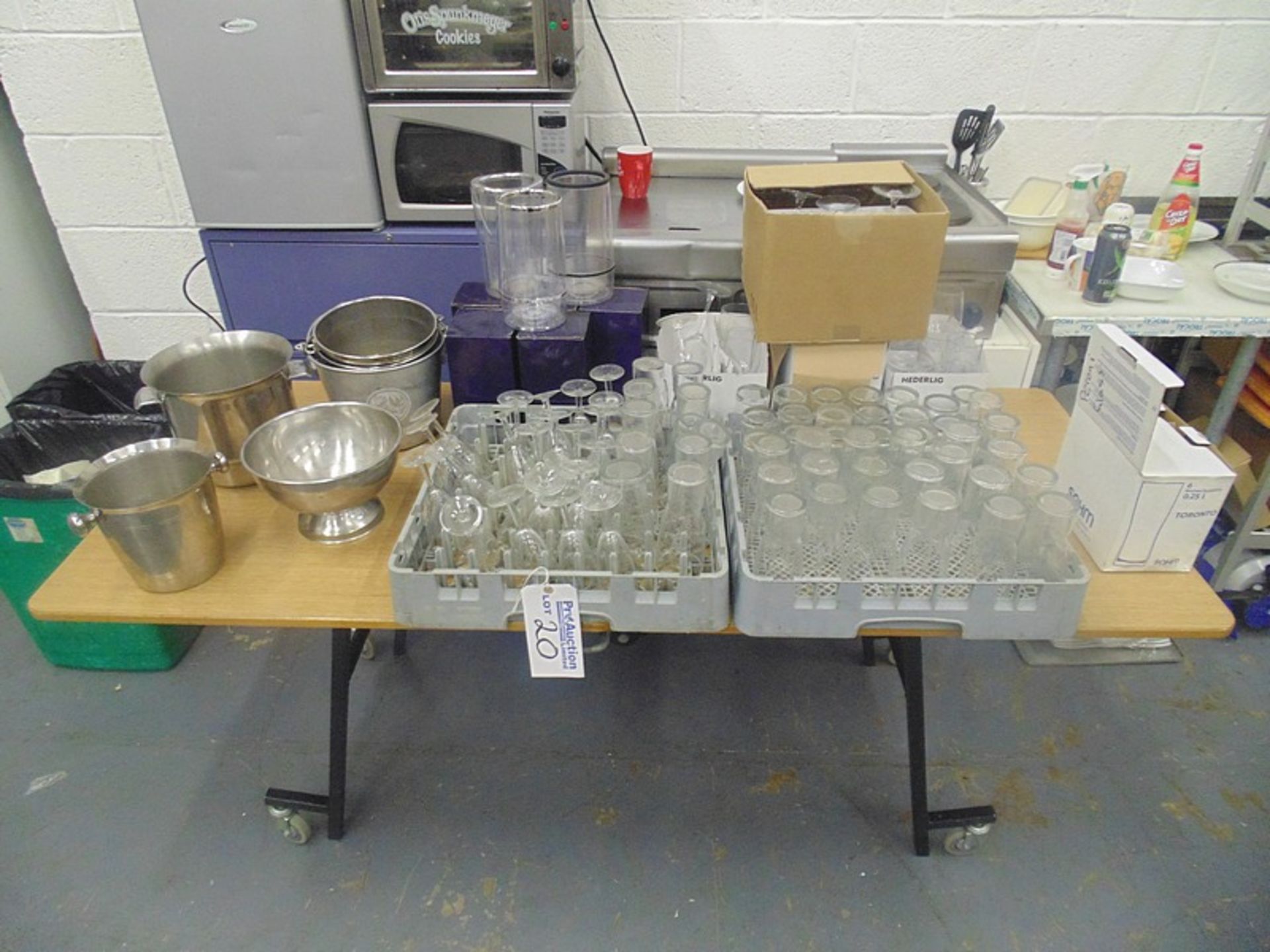 Job lot of bar accessories comprising of wine and pint glasses, champagne flutes, 6 x ice buckets, 8 - Image 4 of 4