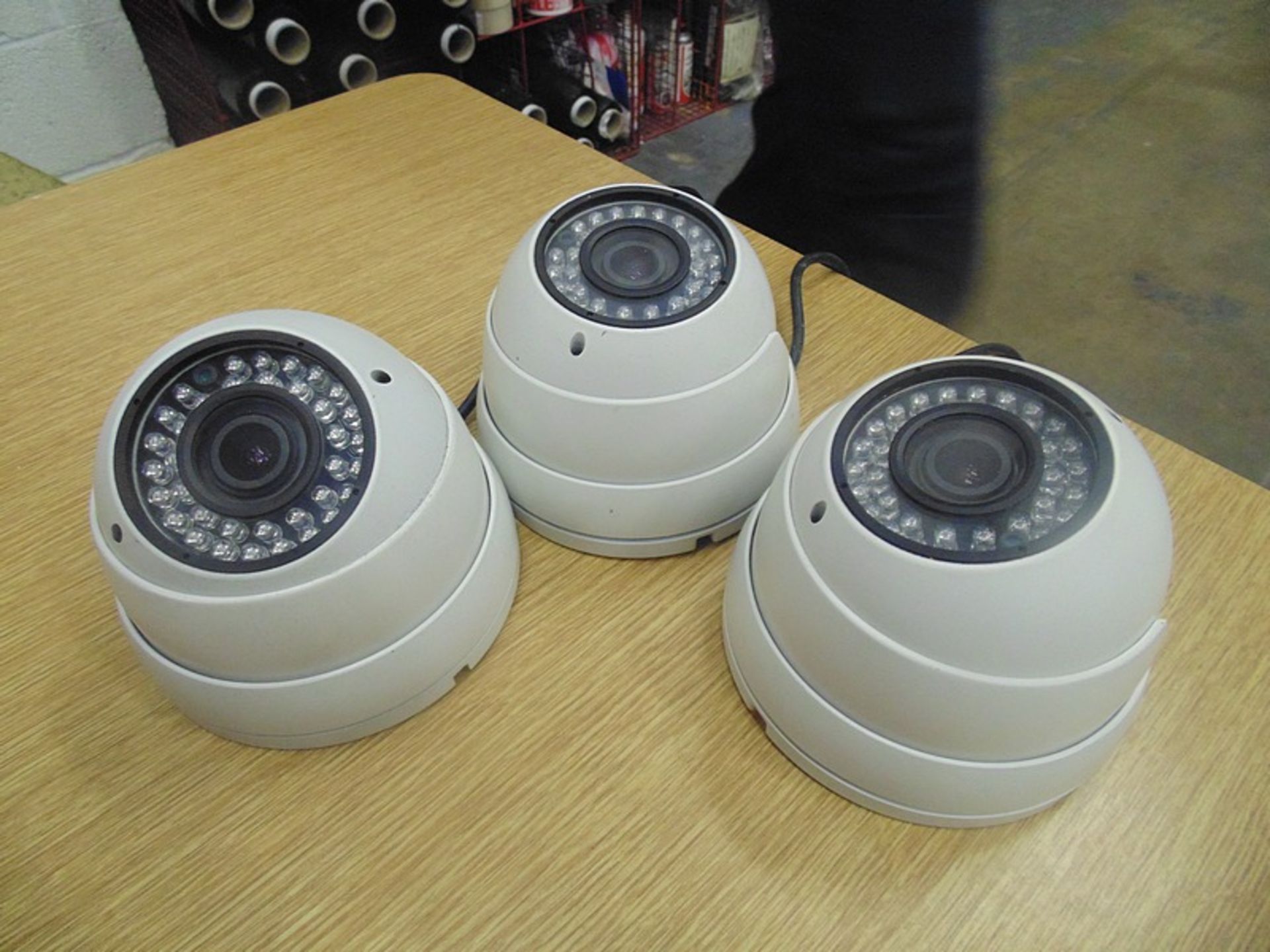 3 x DSIRHRV OEM VR Dome cameras IR Dome 4-9mm VF 1/3" DN 600tvl 12V Designed for areas that are