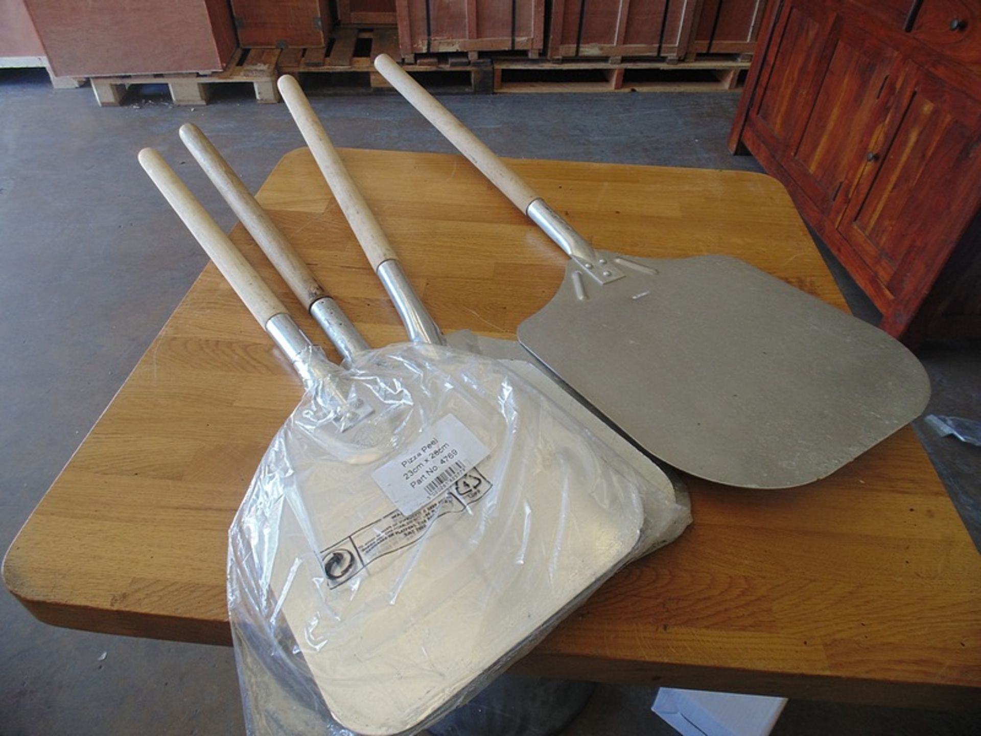 4 x Pizza Peel spatulas 3 x 23 x 28cm, 1 x 30 x 36cm