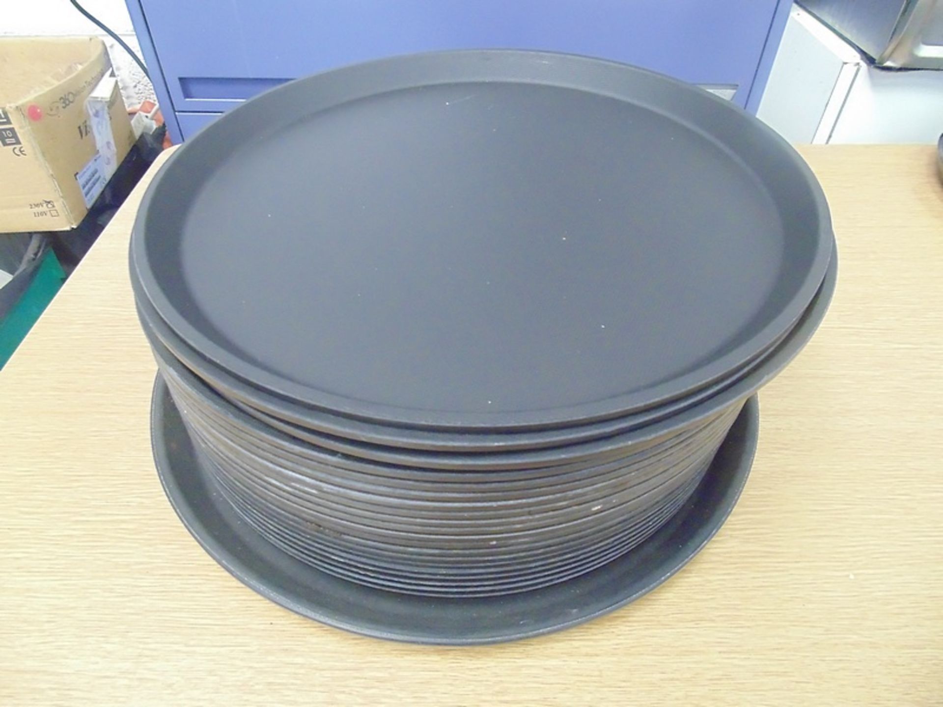 22 x Camtread tray non-slip black 350mm trays