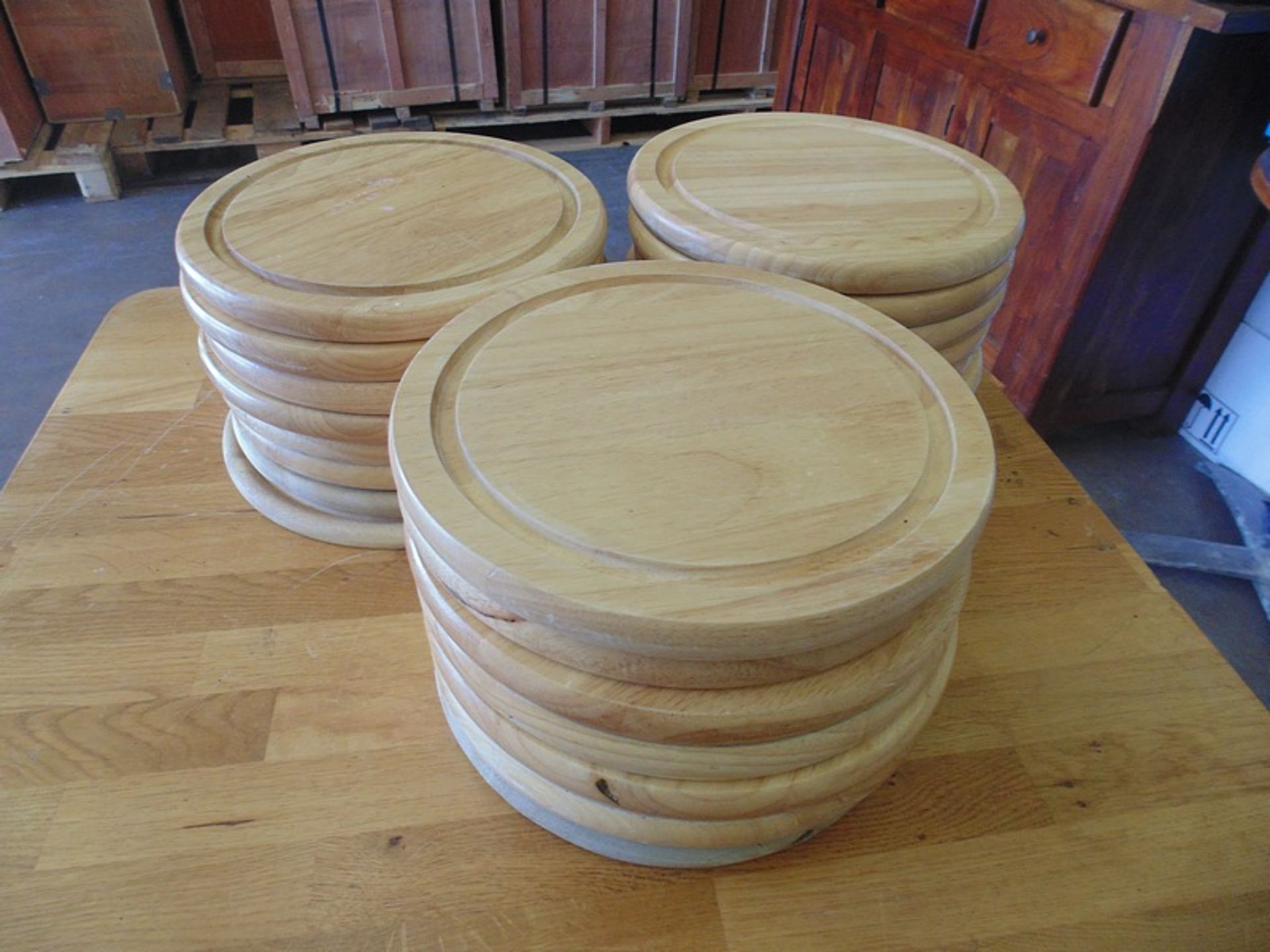 24 x wooden platter / pizza plate 250mm diameter