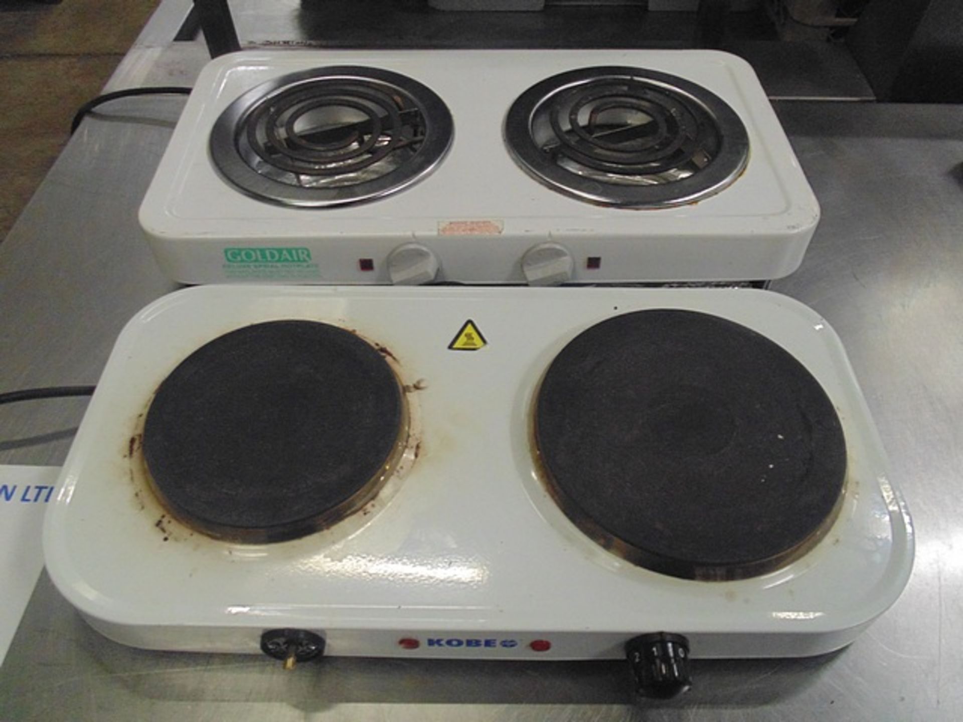 Kobe HPD250 portable twin hob hotplate table top 1.5 kW+1kW with a Goldair twin hob table top