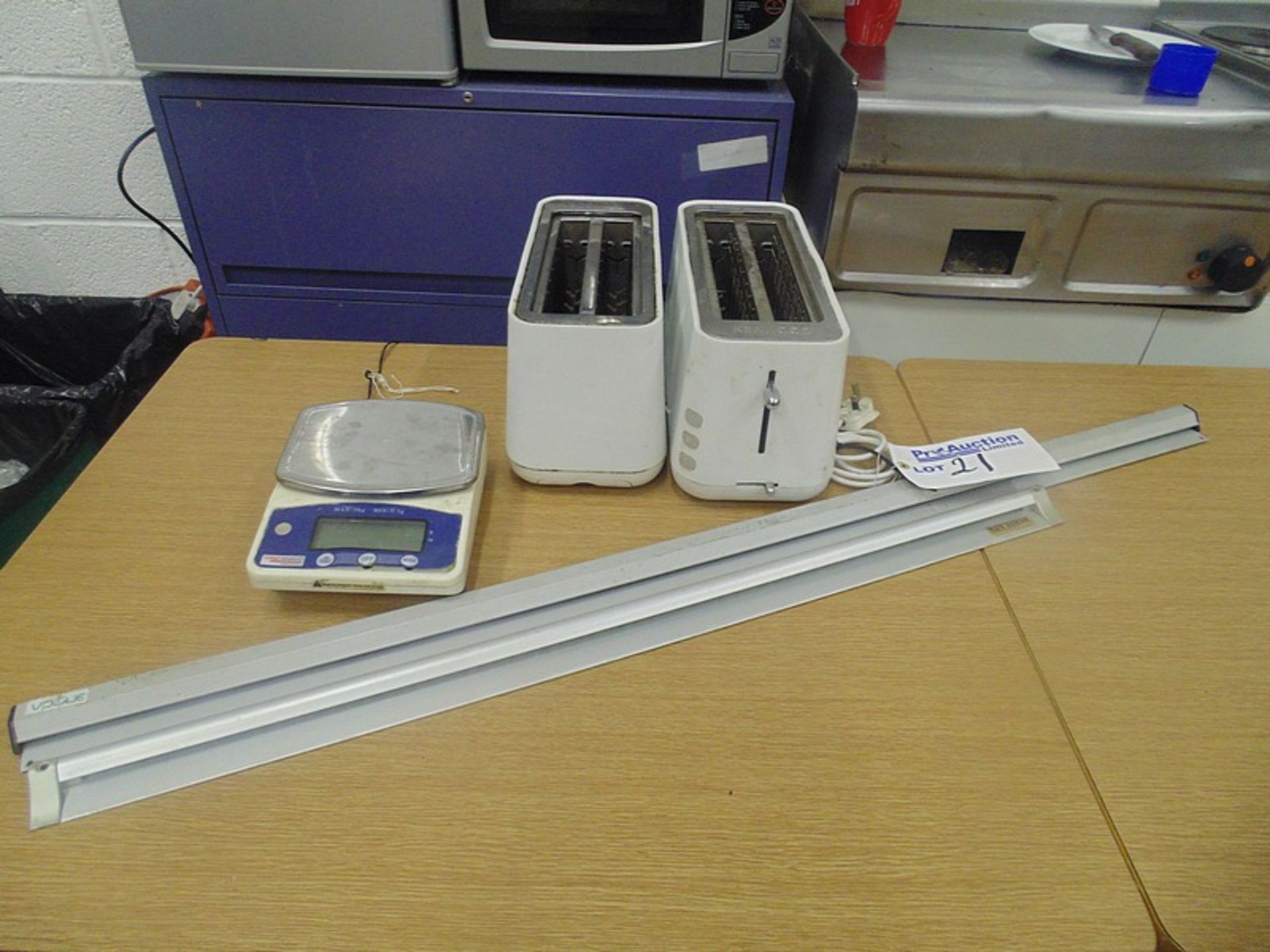 Job lot comprising of 2 x Kenwood TTP103 4 slice white toasters, 1 x Vogue tab grabber, 1 x San