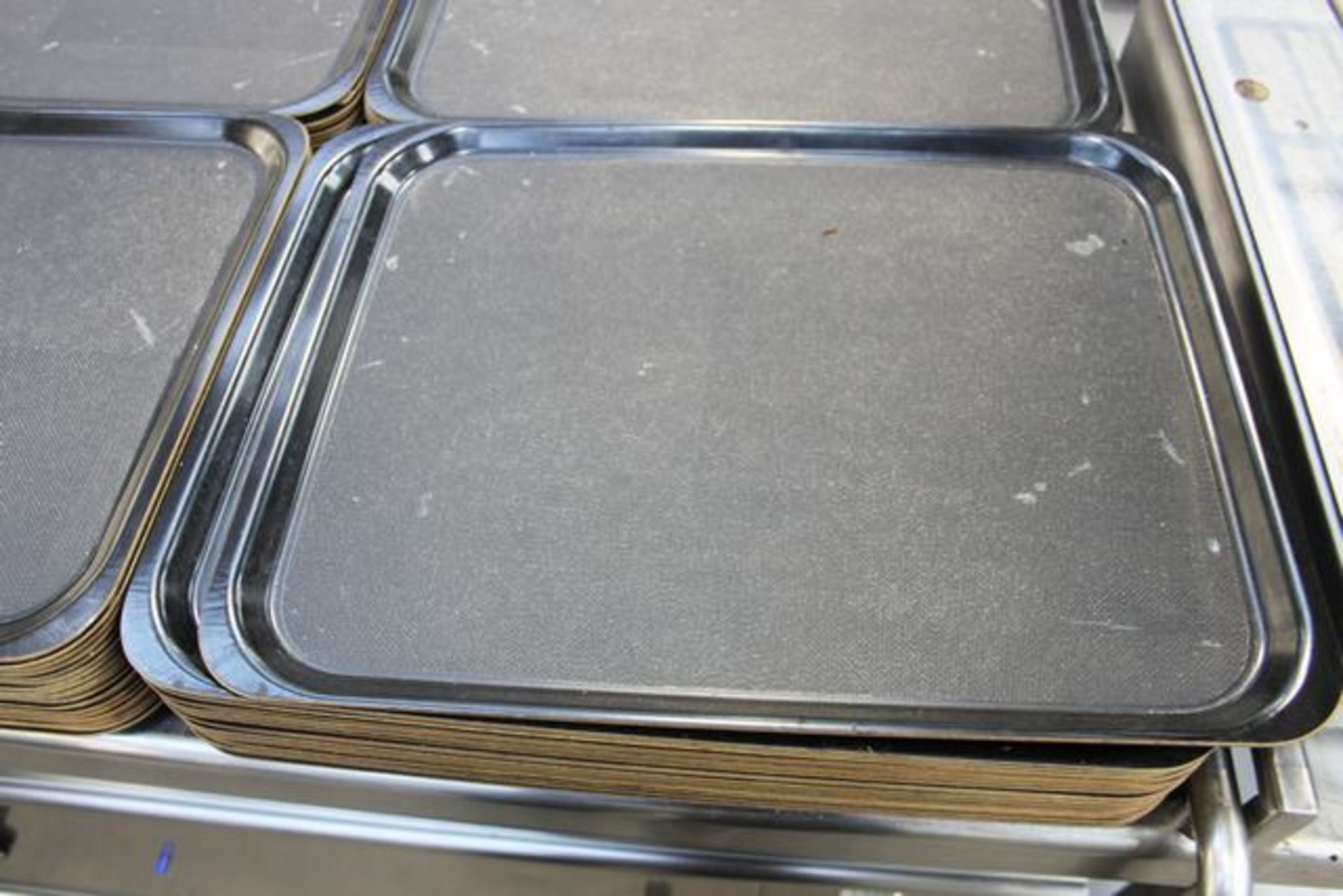 Cambro 460mm x 360mm trays x 25