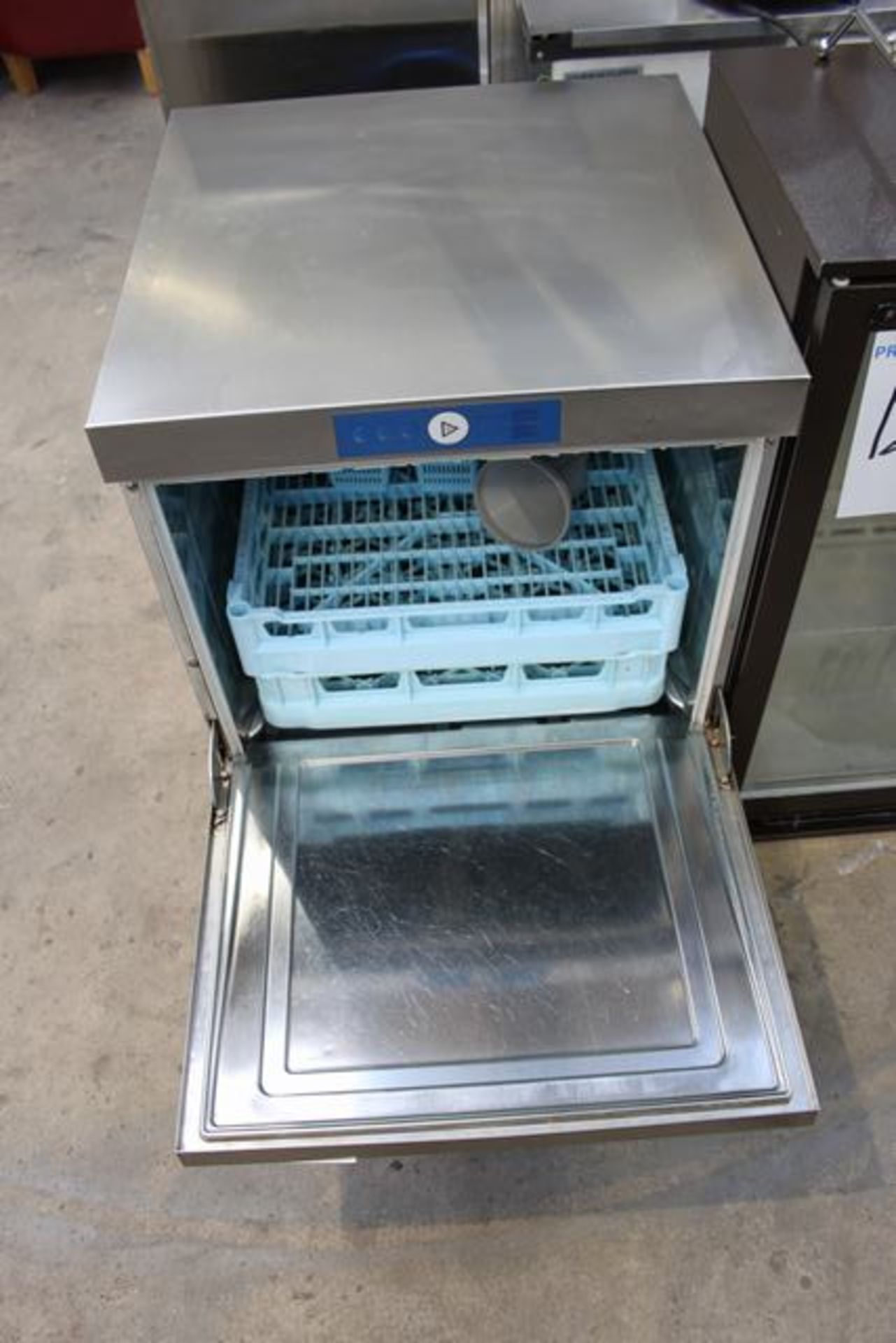 Hobart FXS -70N under counter dishwasher 20 racks per hour variable cycle times of 180, 240 or 300 - Image 2 of 2