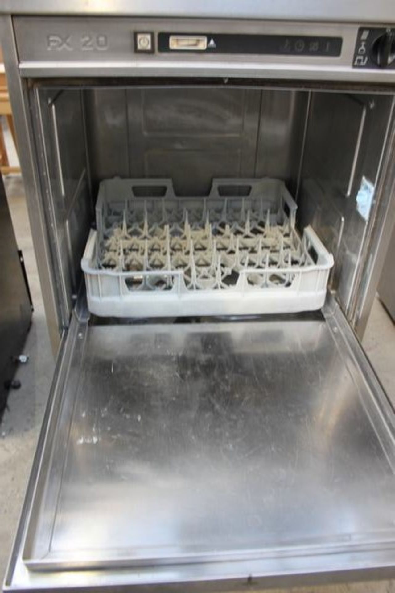Hobart FX 20 commercial under counter dishwasher 3 phase up to 1260 plates / h, 70 baskets, 2520 - Image 2 of 2
