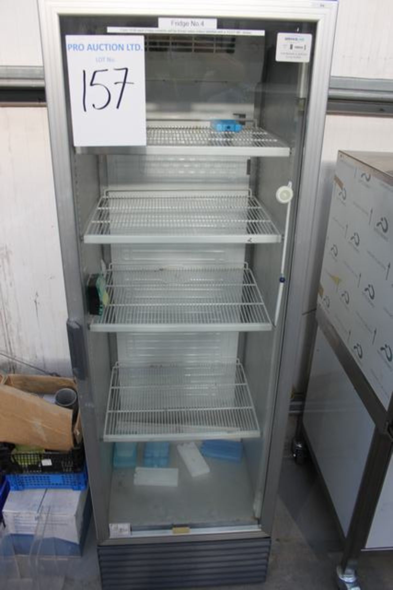 Caravell 400-027-10 glass door refrigerated drinks fridge 600mm x 660mm x 1850mm