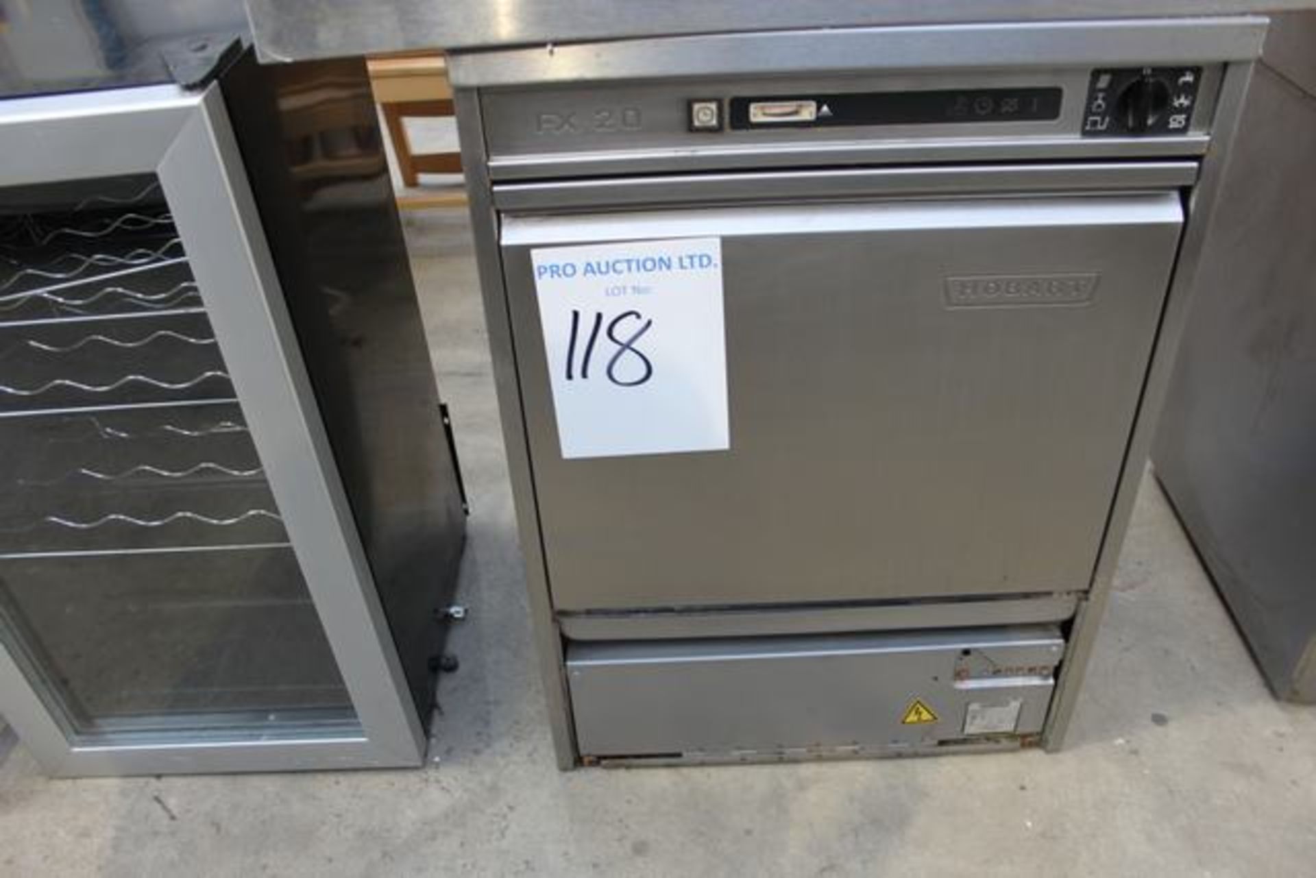 Hobart FX 20 commercial under counter dishwasher 3 phase up to 1260 plates / h, 70 baskets, 2520