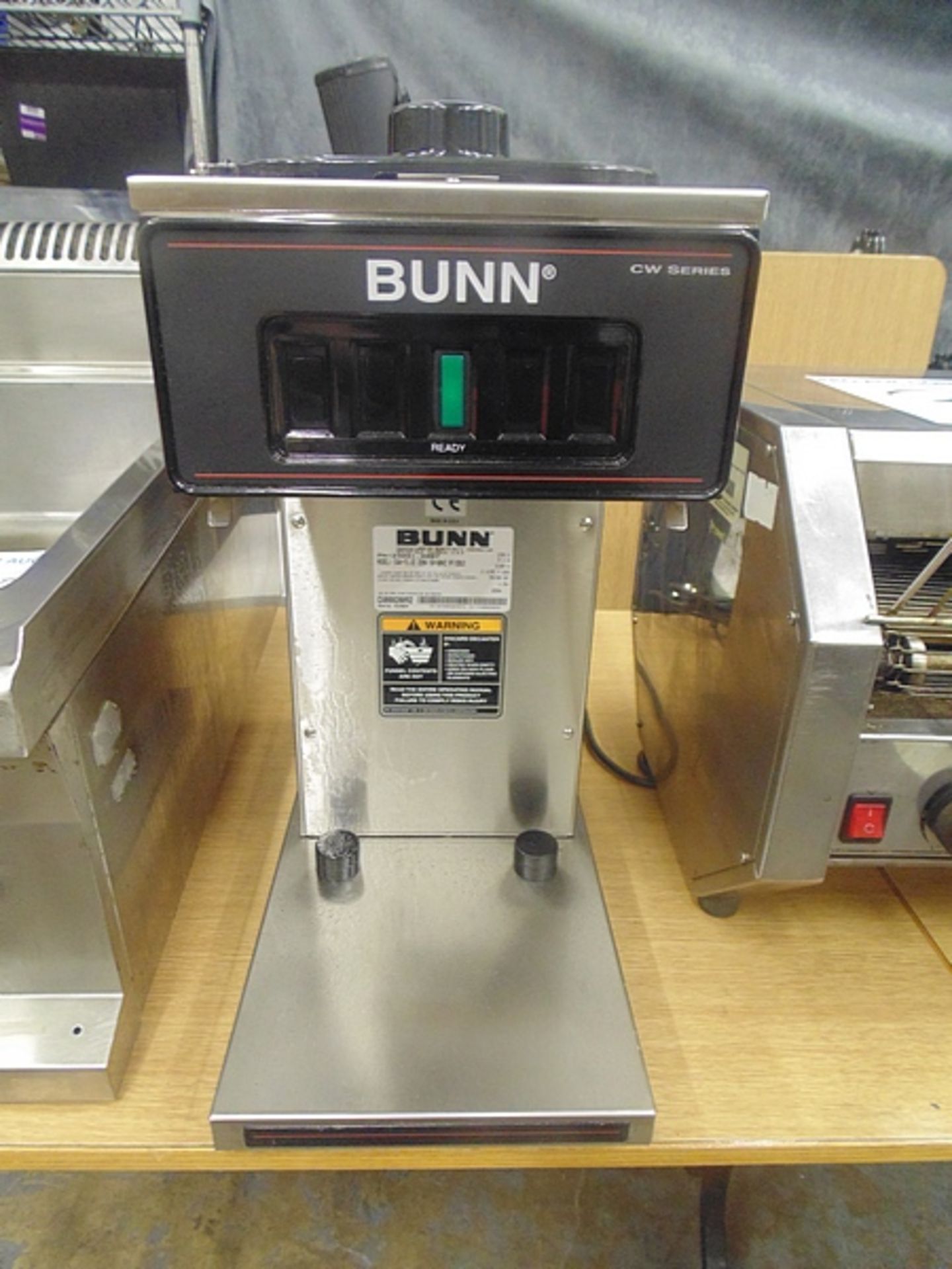 Bunn CWA-TC-CE commercial coffee brewer brews up to 22 litres of coffee per hour Accepts thermal