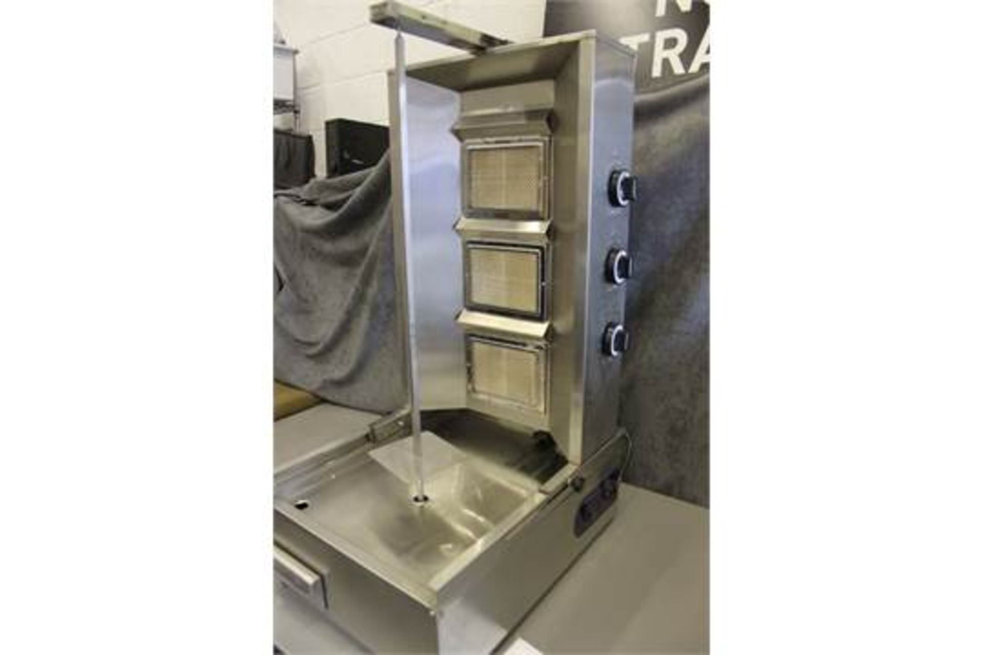 Heavy Duty LPG Gas Gyros or Kebab Grill is ideal for all types of doner kebabs and has the