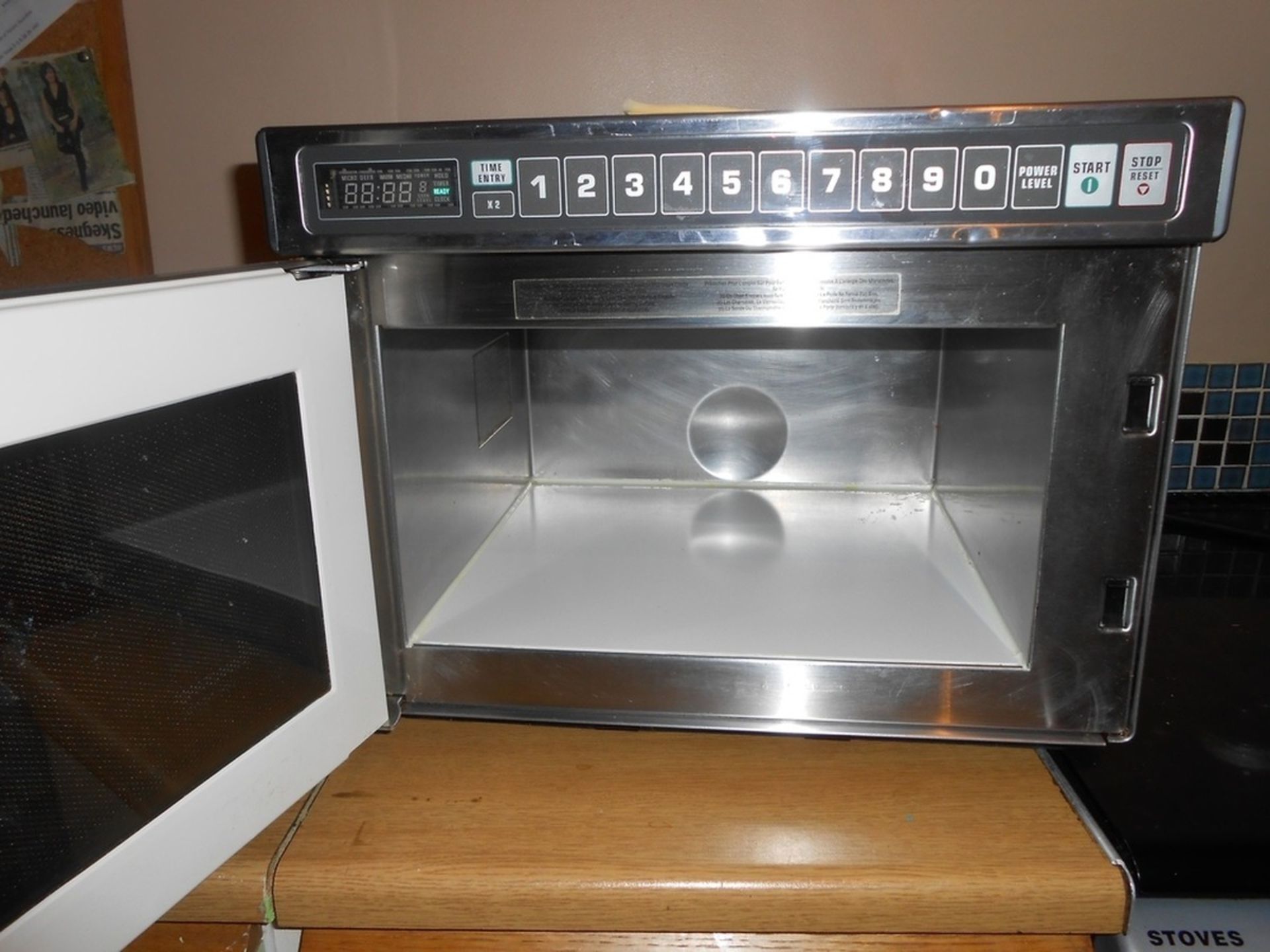 Amana HDC511/UHDC511 1100 Watt stainless steel heavy duty compact microwave 11 power levels 100