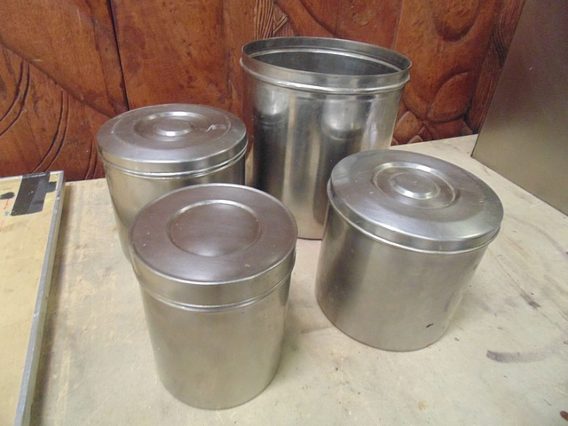 4 x various ingredient / store tubs round