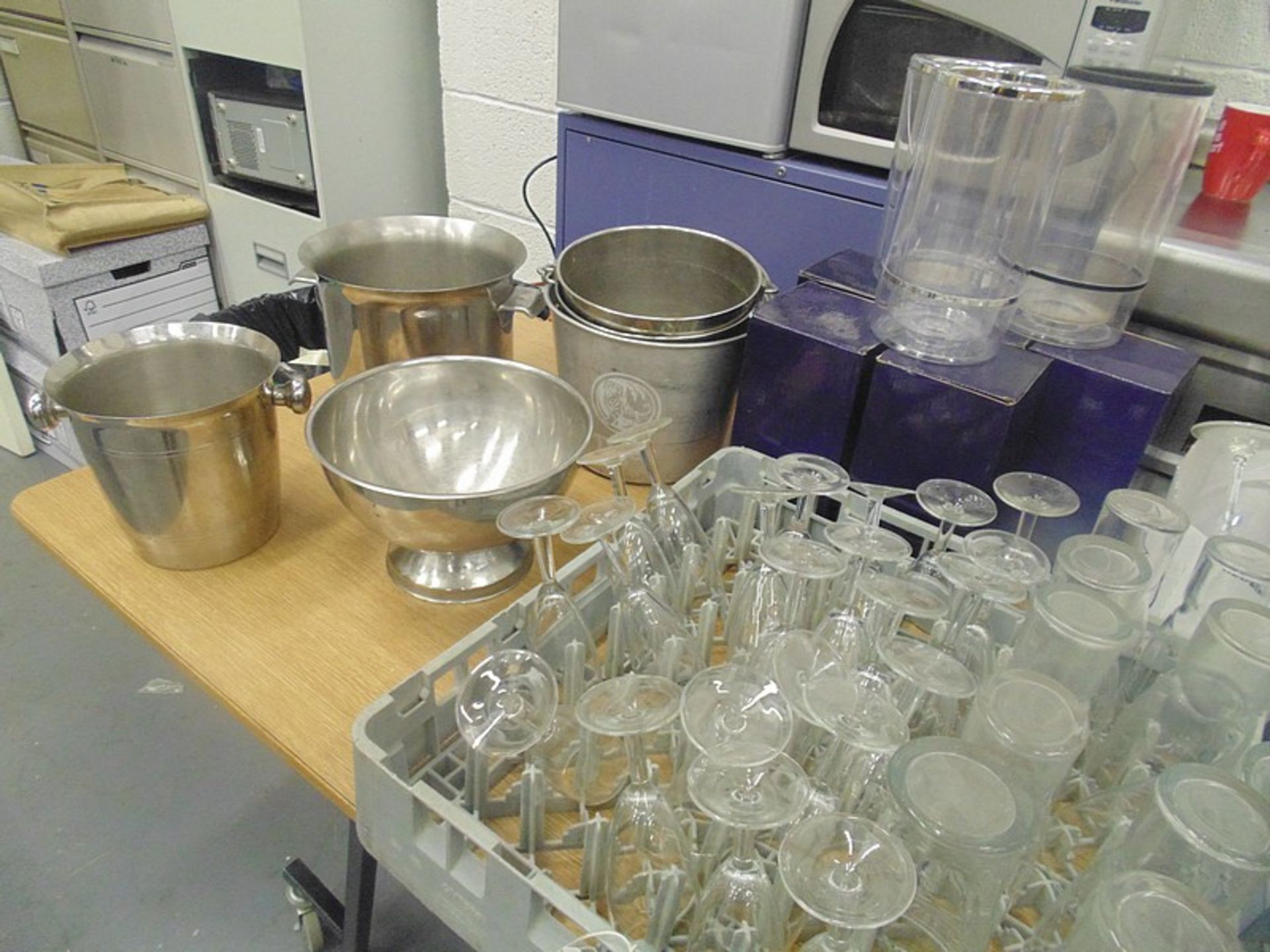 Job lot of bar accessories comprising of wine and pint glasses, champagne flutes, 6 x ice buckets, 8