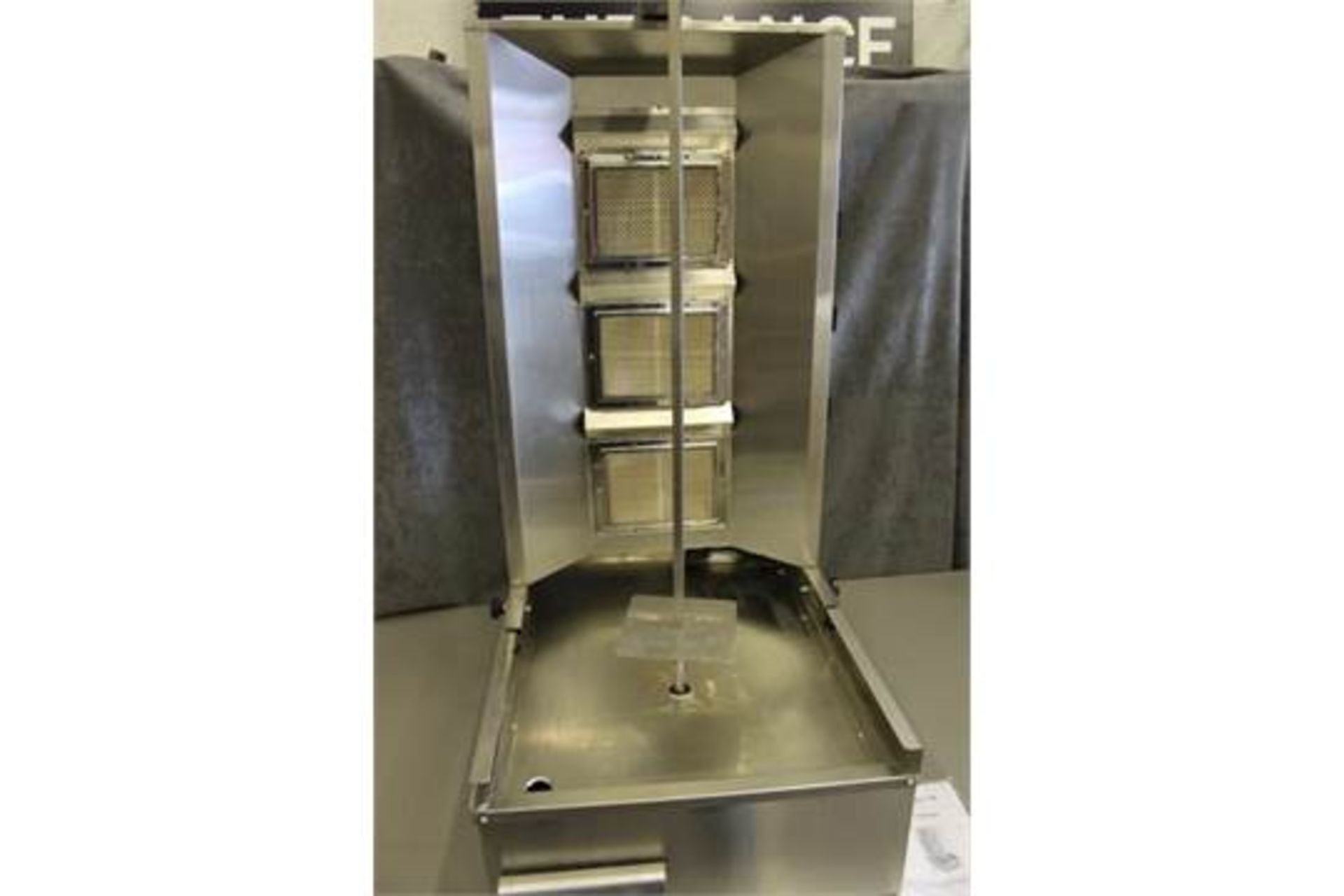 Heavy Duty LPG Gas Gyros or Kebab Grill is ideal for all types of doner kebabs and has the