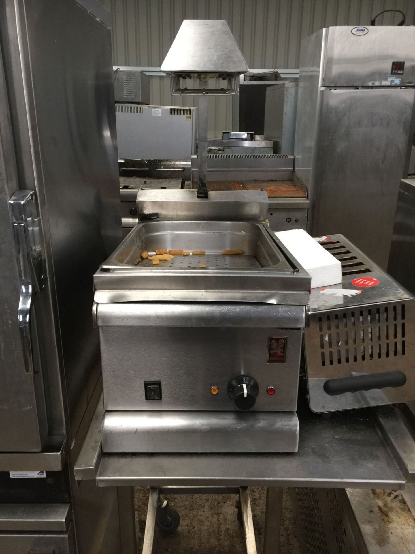 Falcon 350 Series Chip Scuttle E350/48 An angled draining plate makes it easier to scoop chips