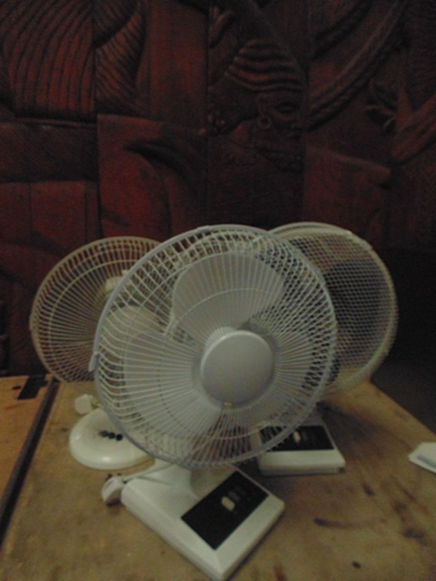 4 x desk fans 12" desk fan white 3 speed settings oscillation & tilt functions power 40w safety mesh