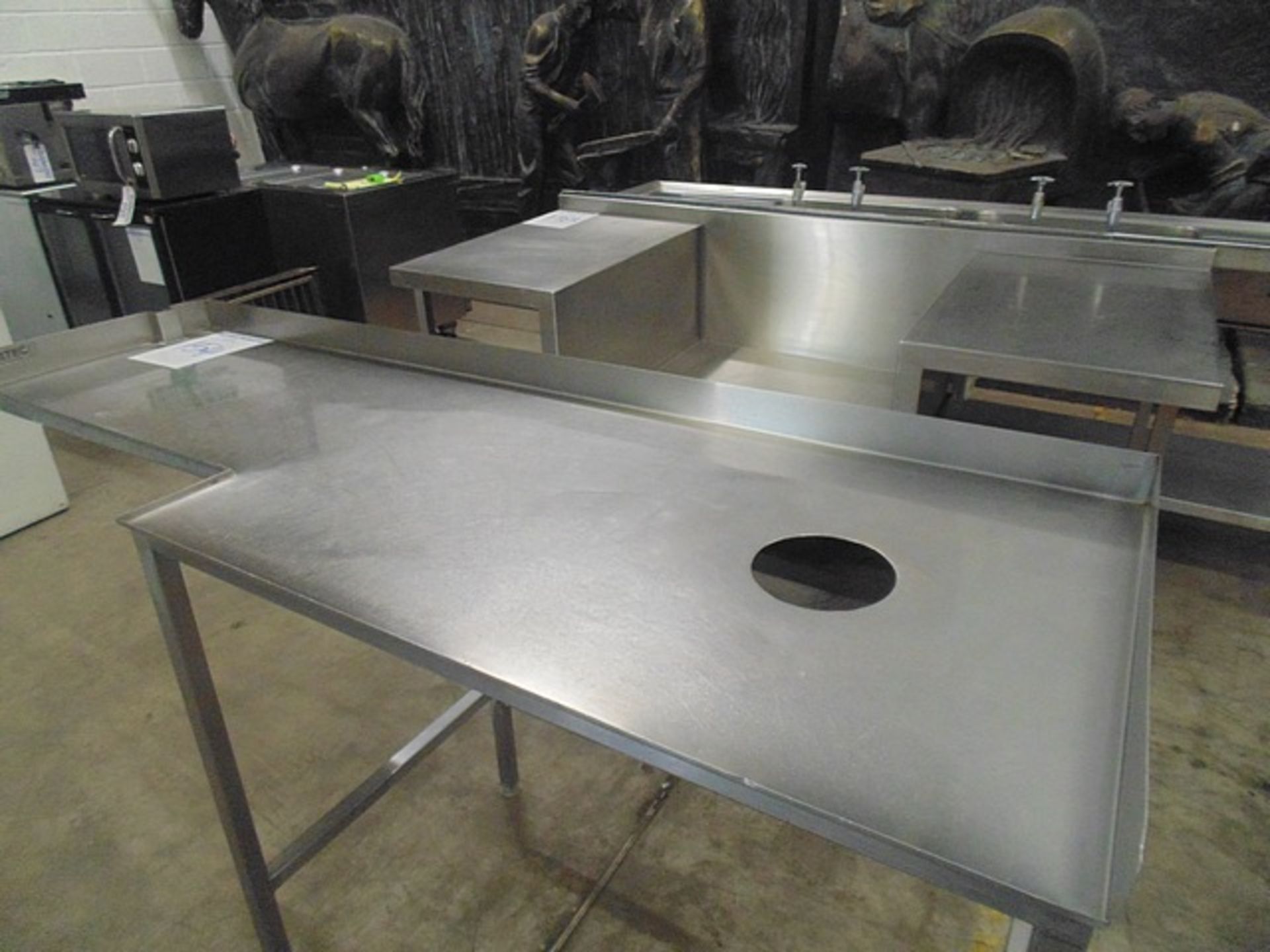 Stainless steel dishwasher tabling 1730mm x 600mm x 960mm - Image 2 of 2