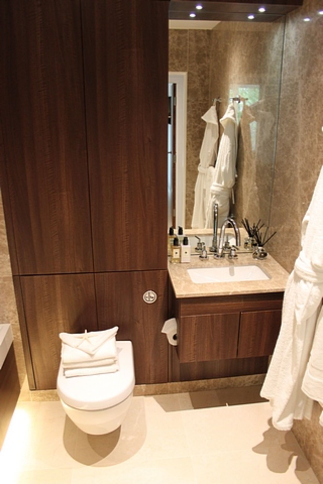 A Villeroy & Boch bathroom suite comprising of stone basin and vanity, WC pan, bath and fittings - Image 2 of 5