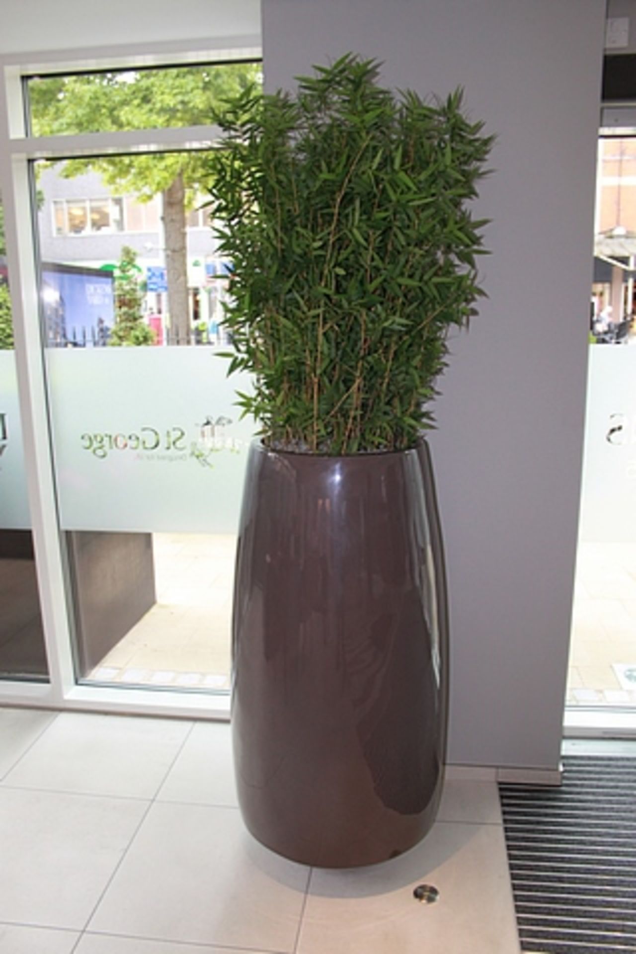 A composite planter 1320mm tall - Image 2 of 2