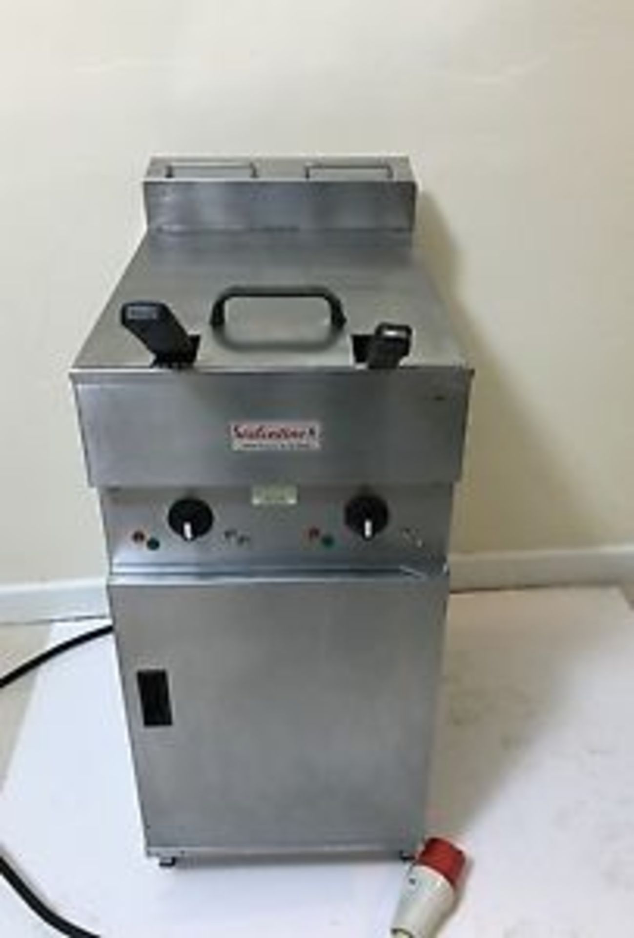 Valentine V2200 freestanding twin tank electric fryer double tank, double basket oil filtration