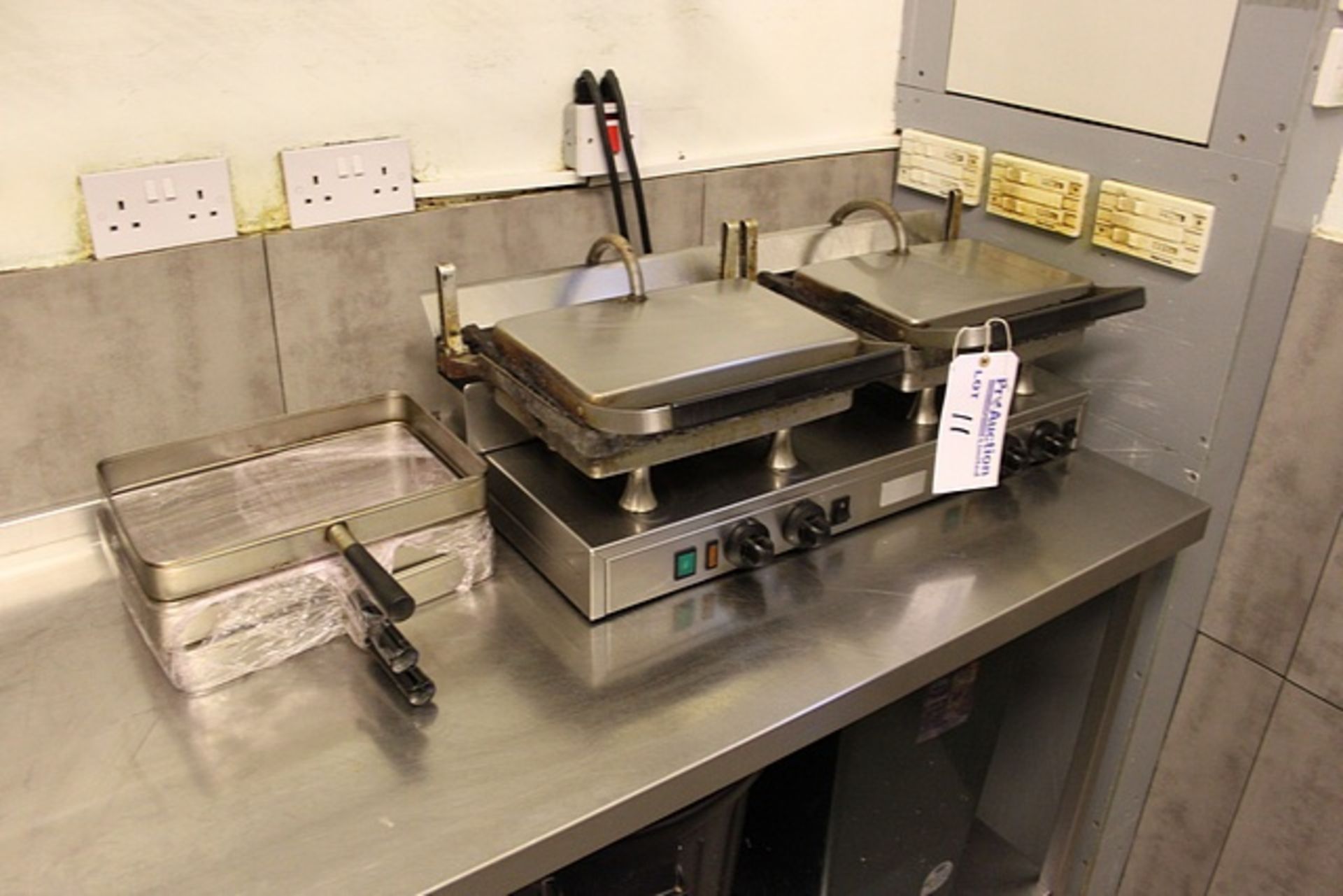 Silesia Velox CG2 Double High Speed Contact Grill smooth top and bottom cooking surfaces - Image 3 of 3