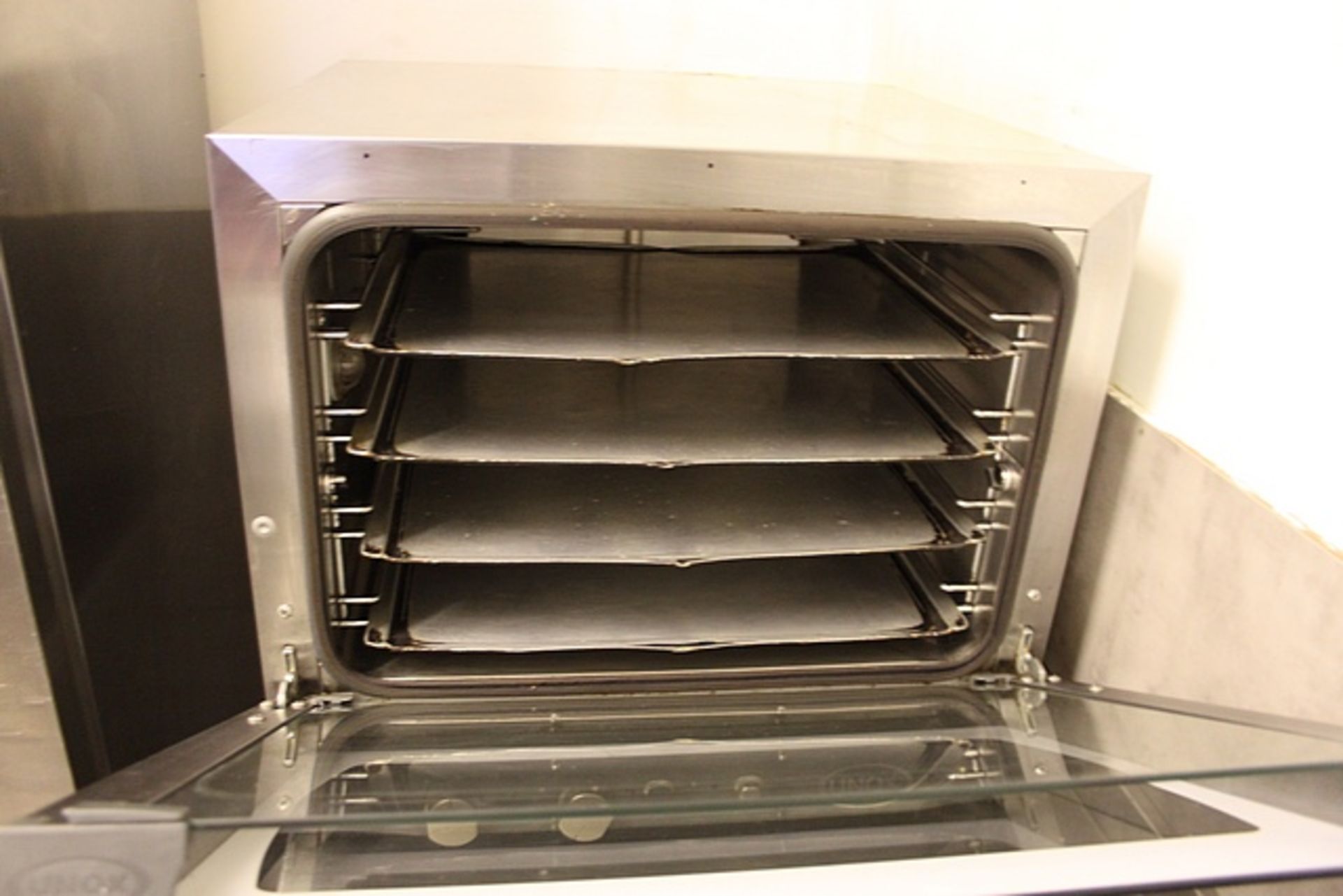 UNOX XFT 133 LineMiss Convection Oven capacity: 4 x460 x 330convection baking: 30°c – 260°c - Image 2 of 3