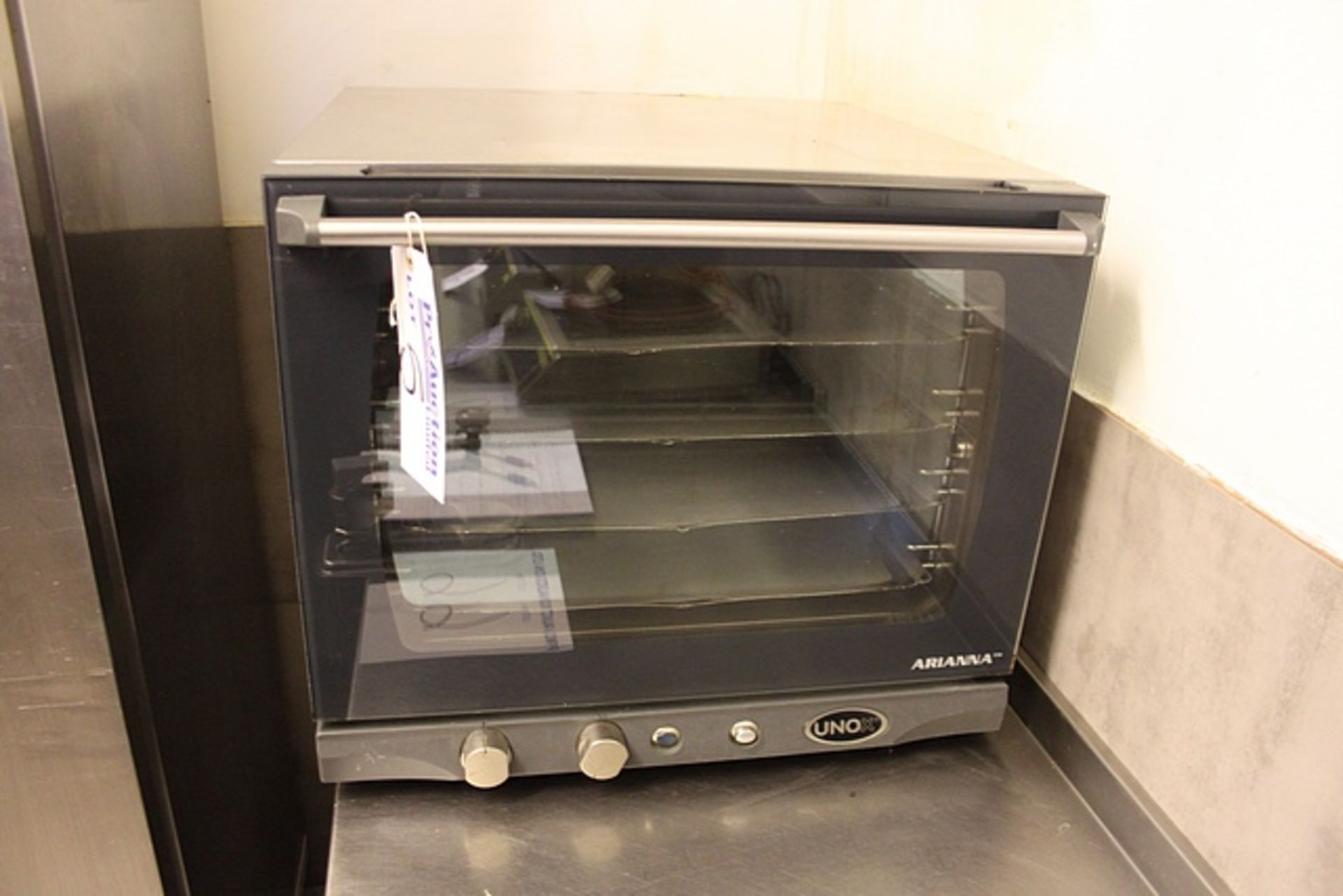 UNOX XFT 133 LineMiss Convection Oven capacity: 4 x460 x 330convection baking: 30°c – 260°c