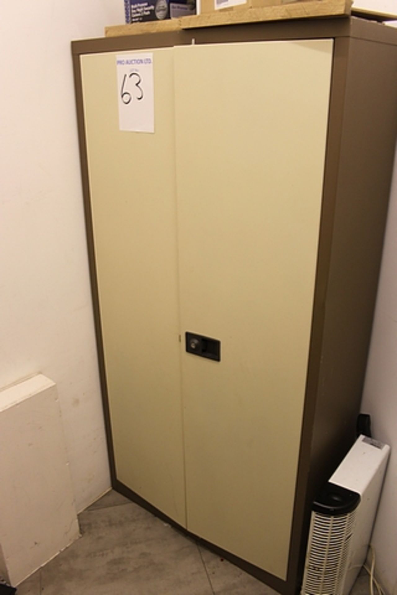 Office furniture content comprising of various wooden storage units, two door metal cabinet and four - Image 2 of 2