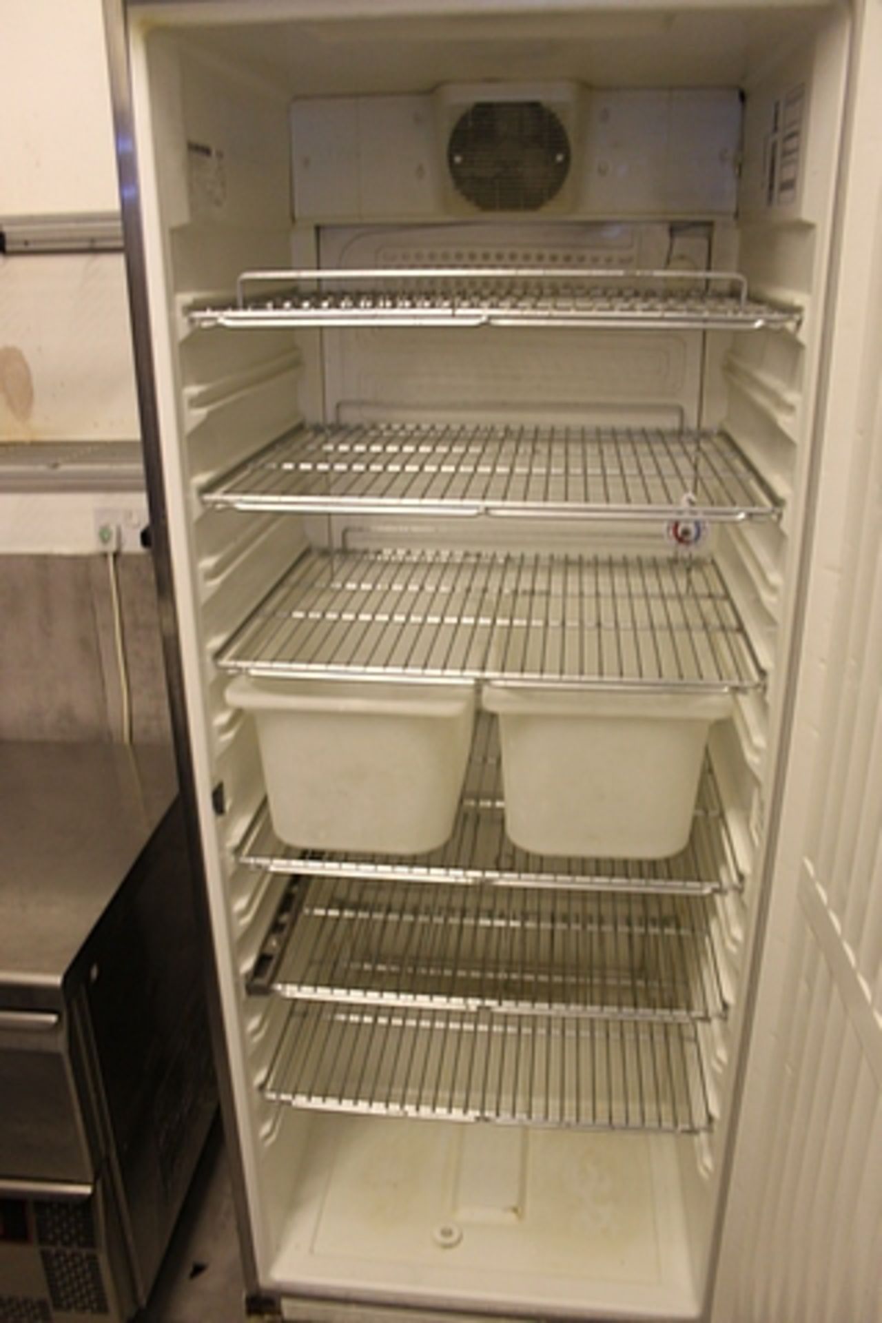 Liebherr Gastro Line SNST commercial 600 litre stainless steel upright refrigerator temperature - Image 2 of 2