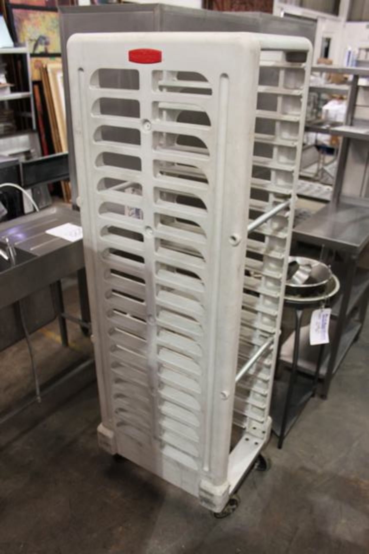 Rubbermaid MAX system rack cart 20 tier Ideal for a wide range of food preparation, transport,