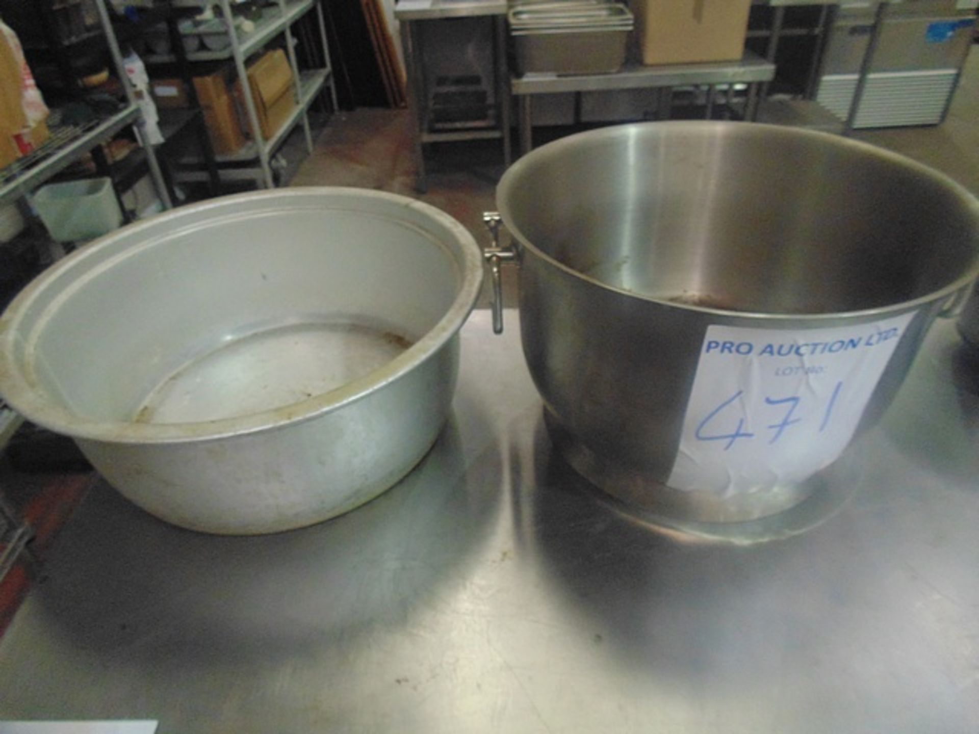 2 x cooking pots