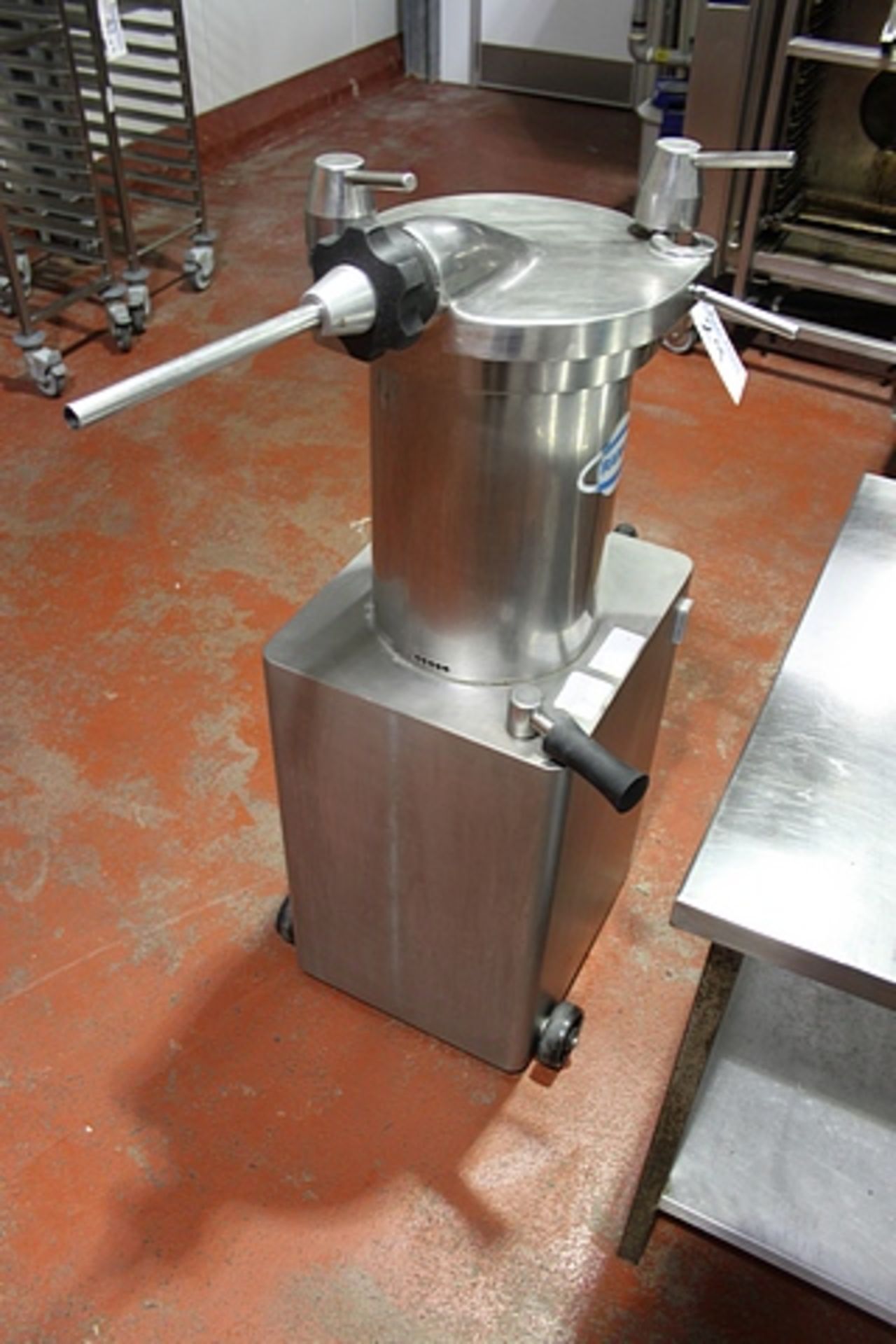 Ramon hydraulic filler stuffer fixed barrel standard model with cover and piston in aluminium - Image 2 of 2